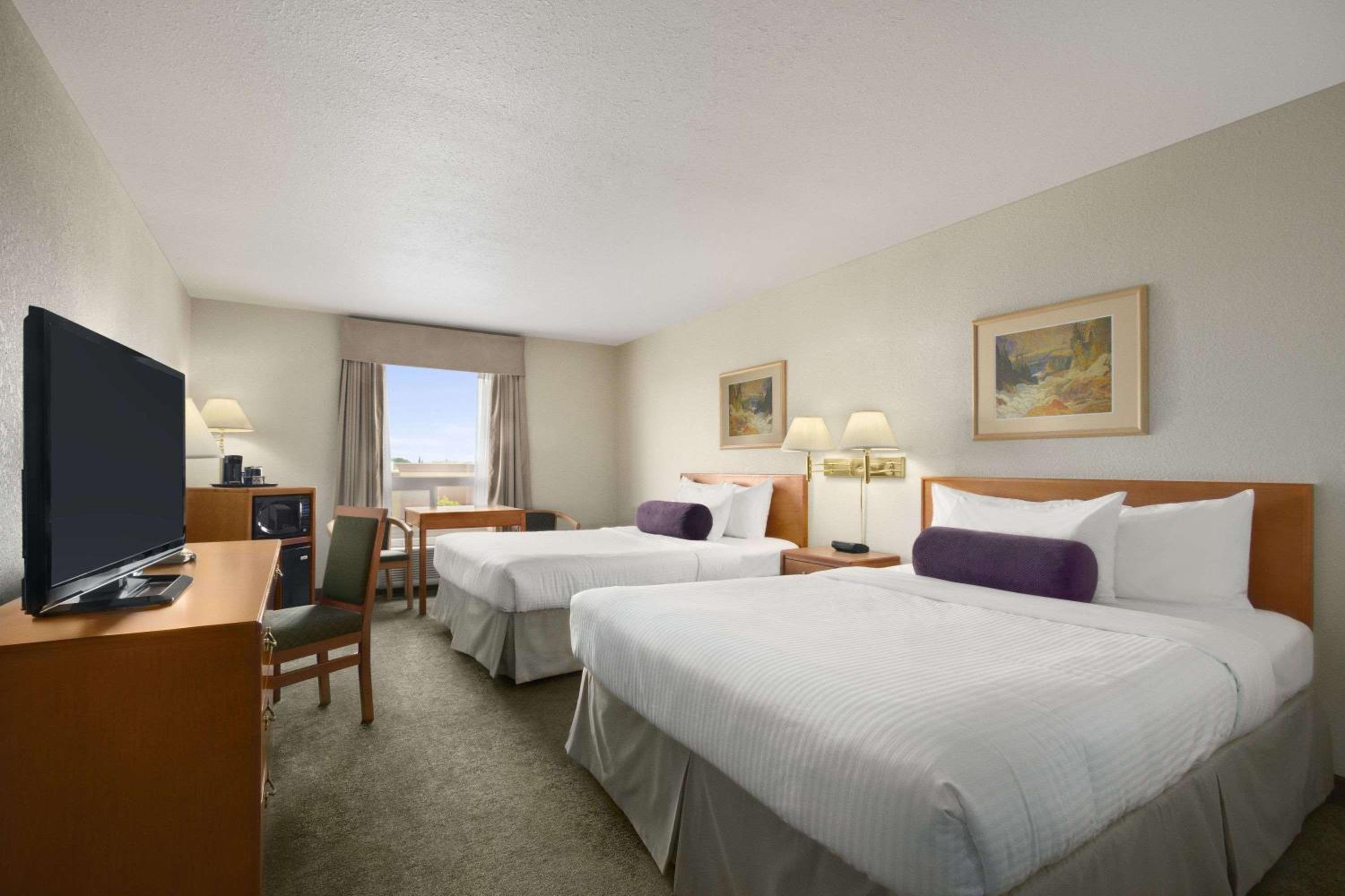 Red Deer Vacations - Days Inn by Wyndham Red Deer - Property Image 4