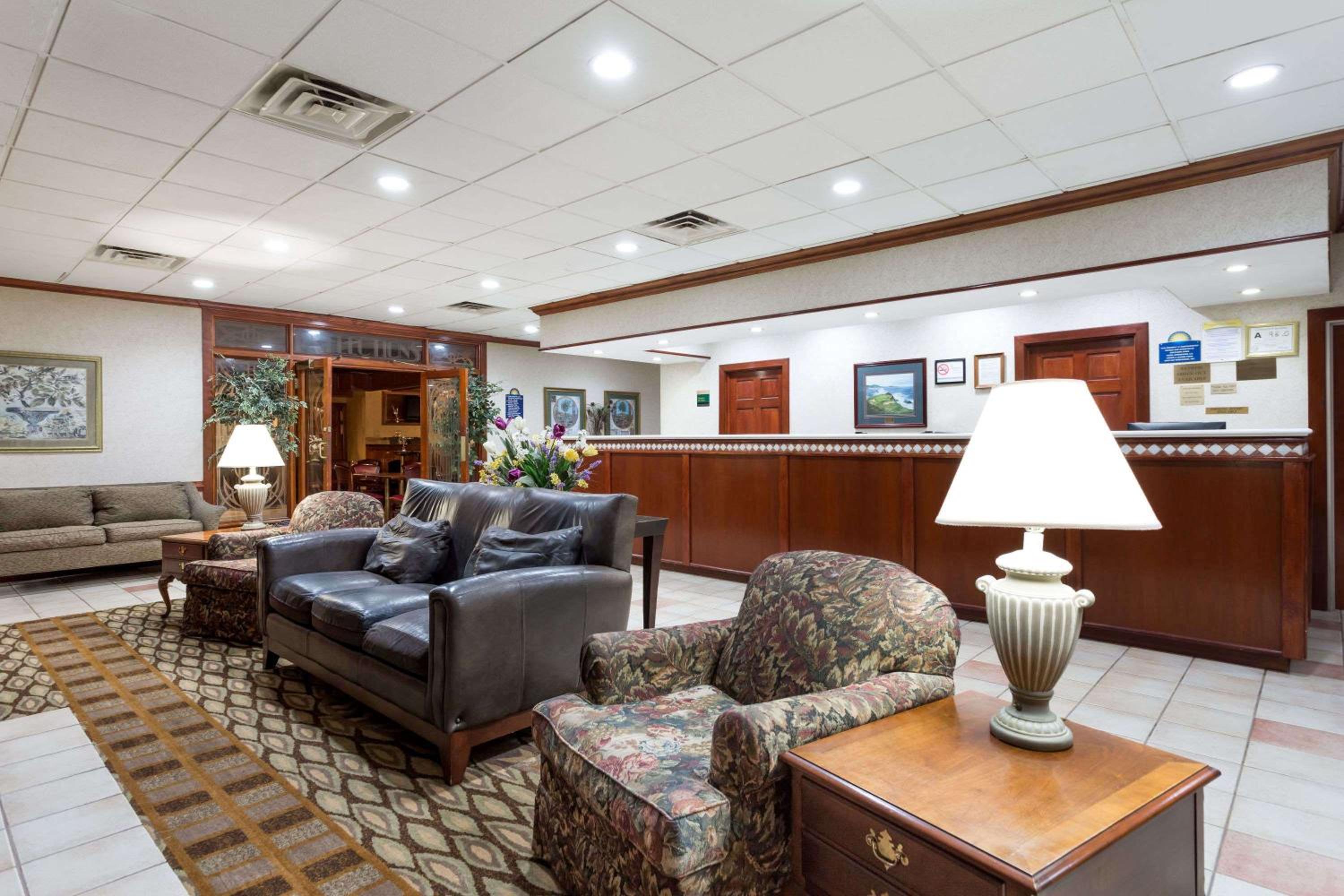 Clarion Inn Southern Pines - Pinehurst view 5