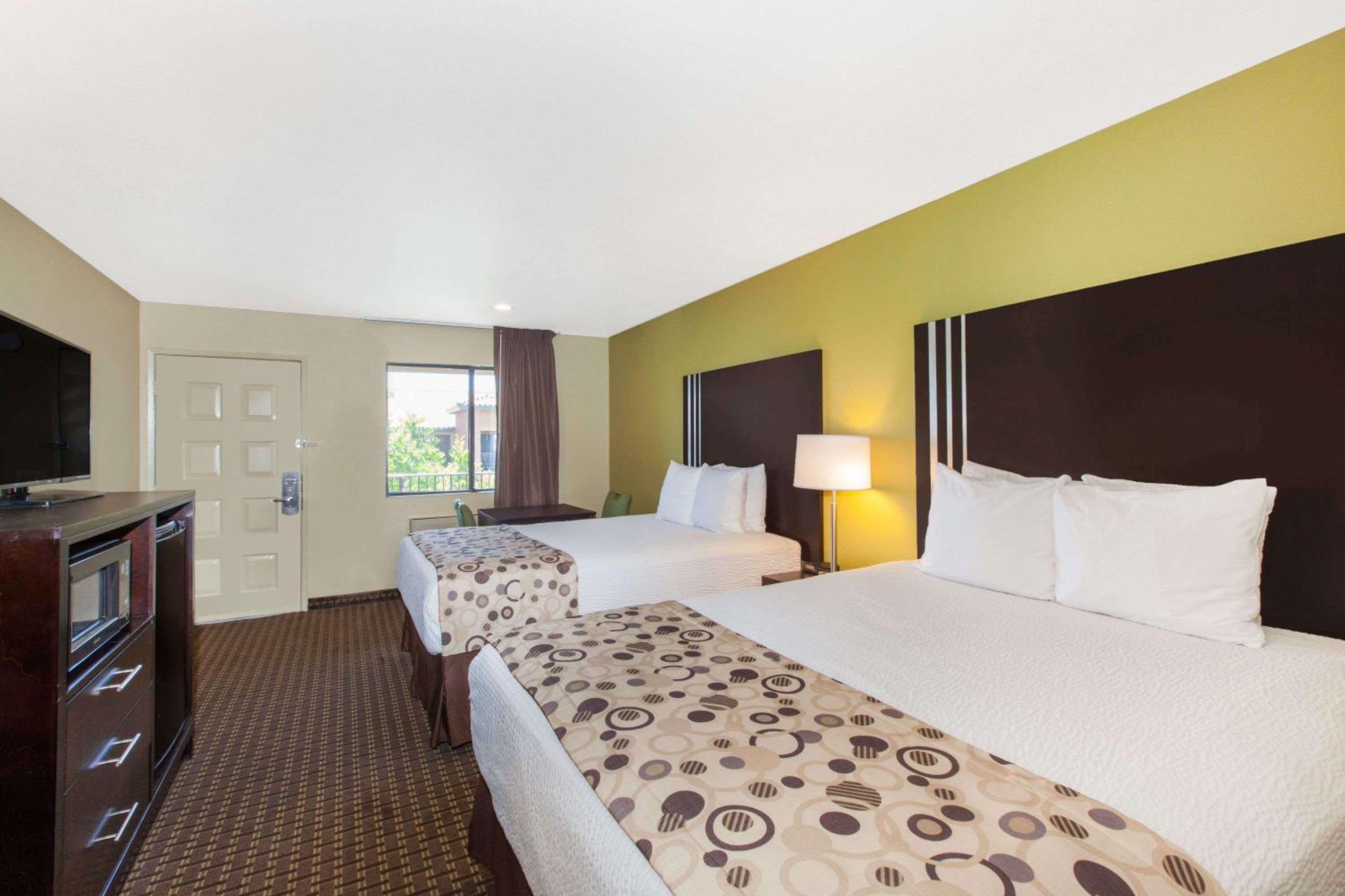 San Jose Vacations - Days Inn by Wyndham San Jose Airport - Property Image 5