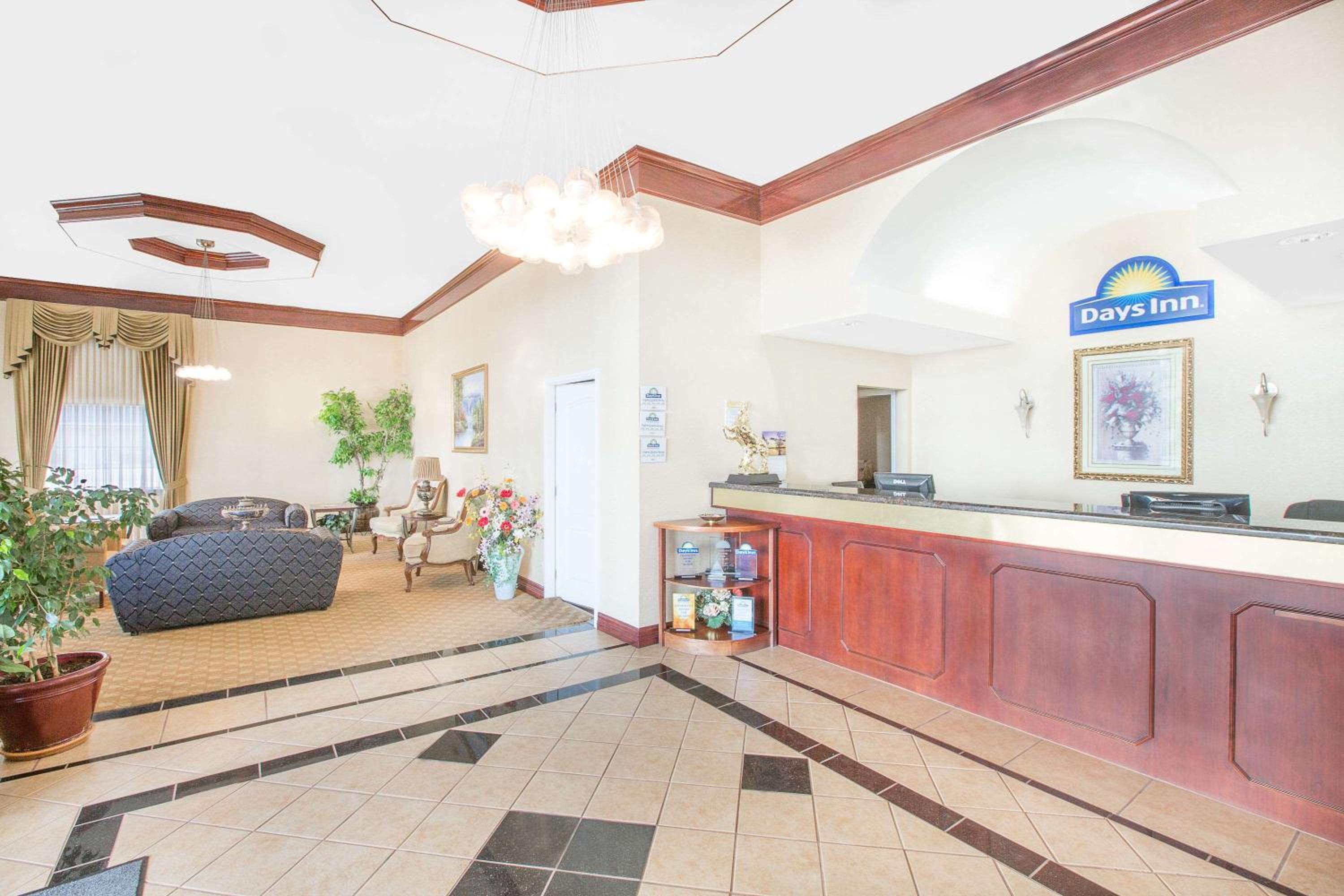 Days Inn by Wyndham Robstown view 3