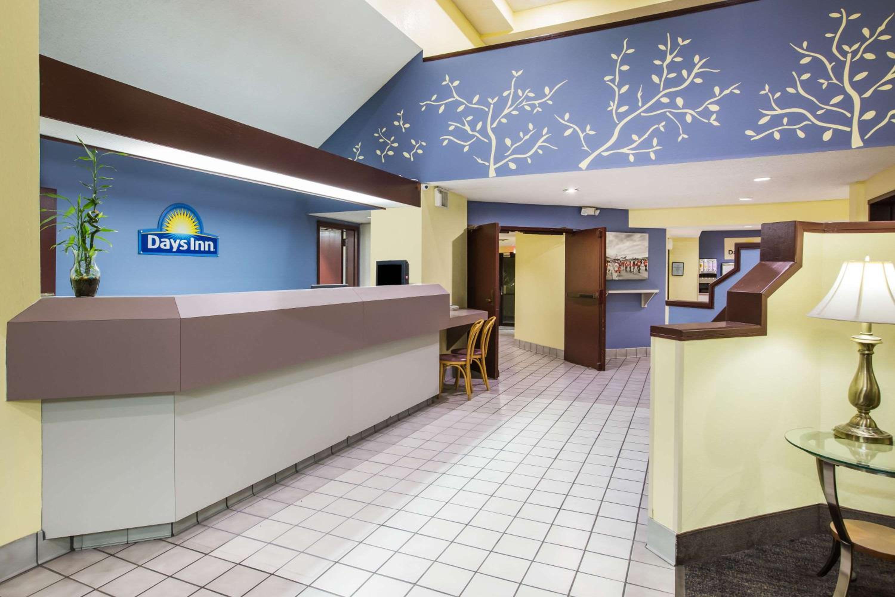 Kansas City Vacations - Days Inn by Wyndham Blue Springs - Property Image 4