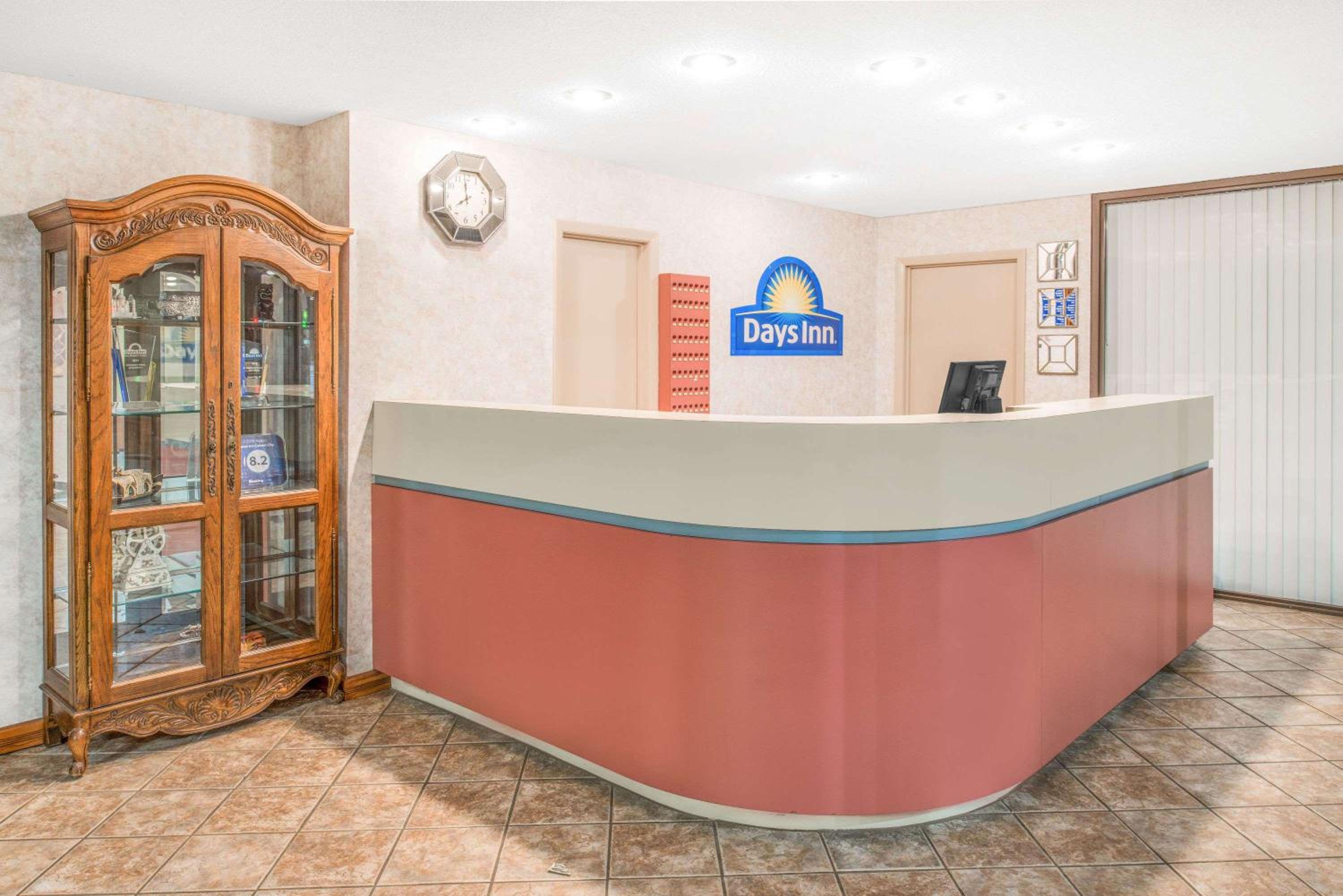 Days Inn by Wyndham Calvert City - Paducah East view 2