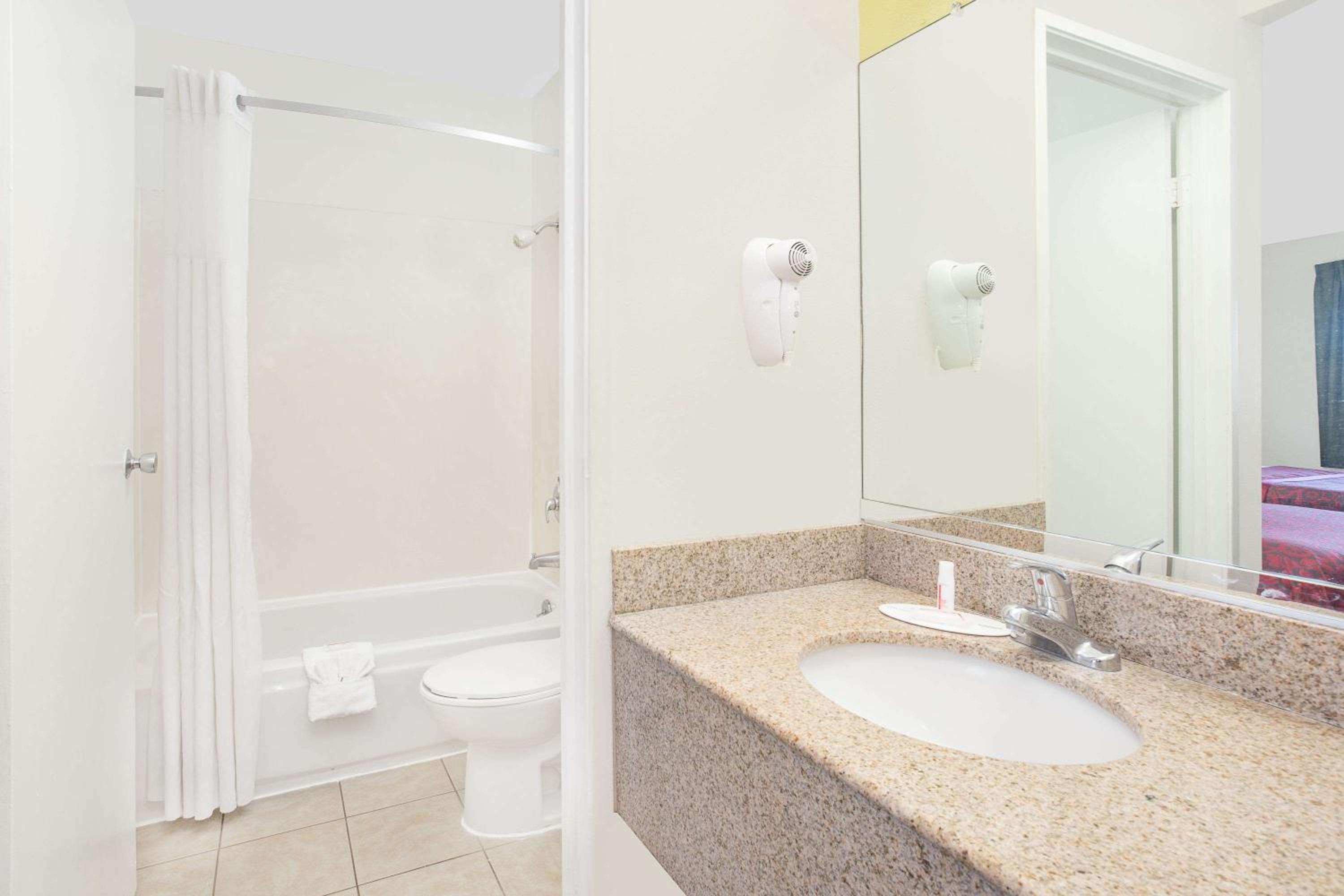 Turlock Vacations - Days Inn by Wyndham Turlock - Property Image 26