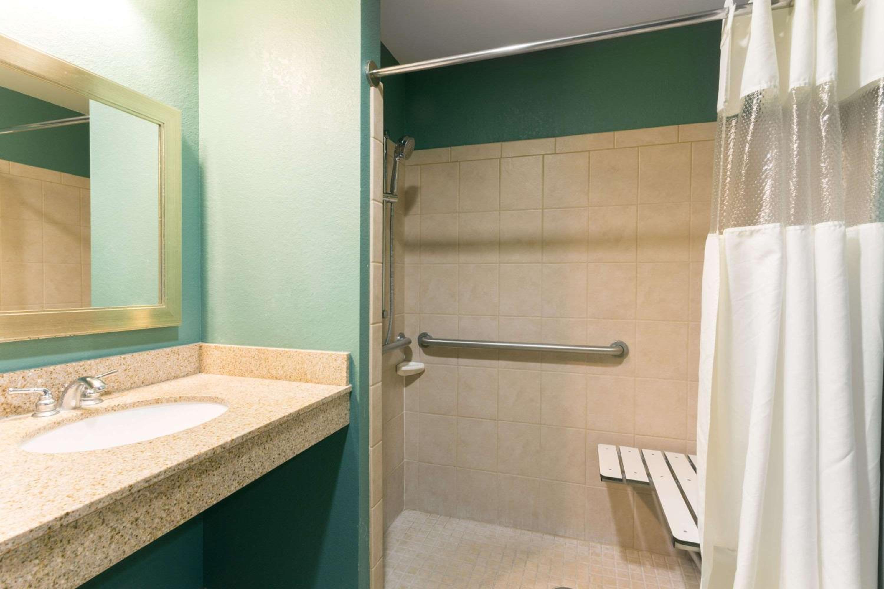 Holiday Inn Express & Suites Palm Coast - I-95
