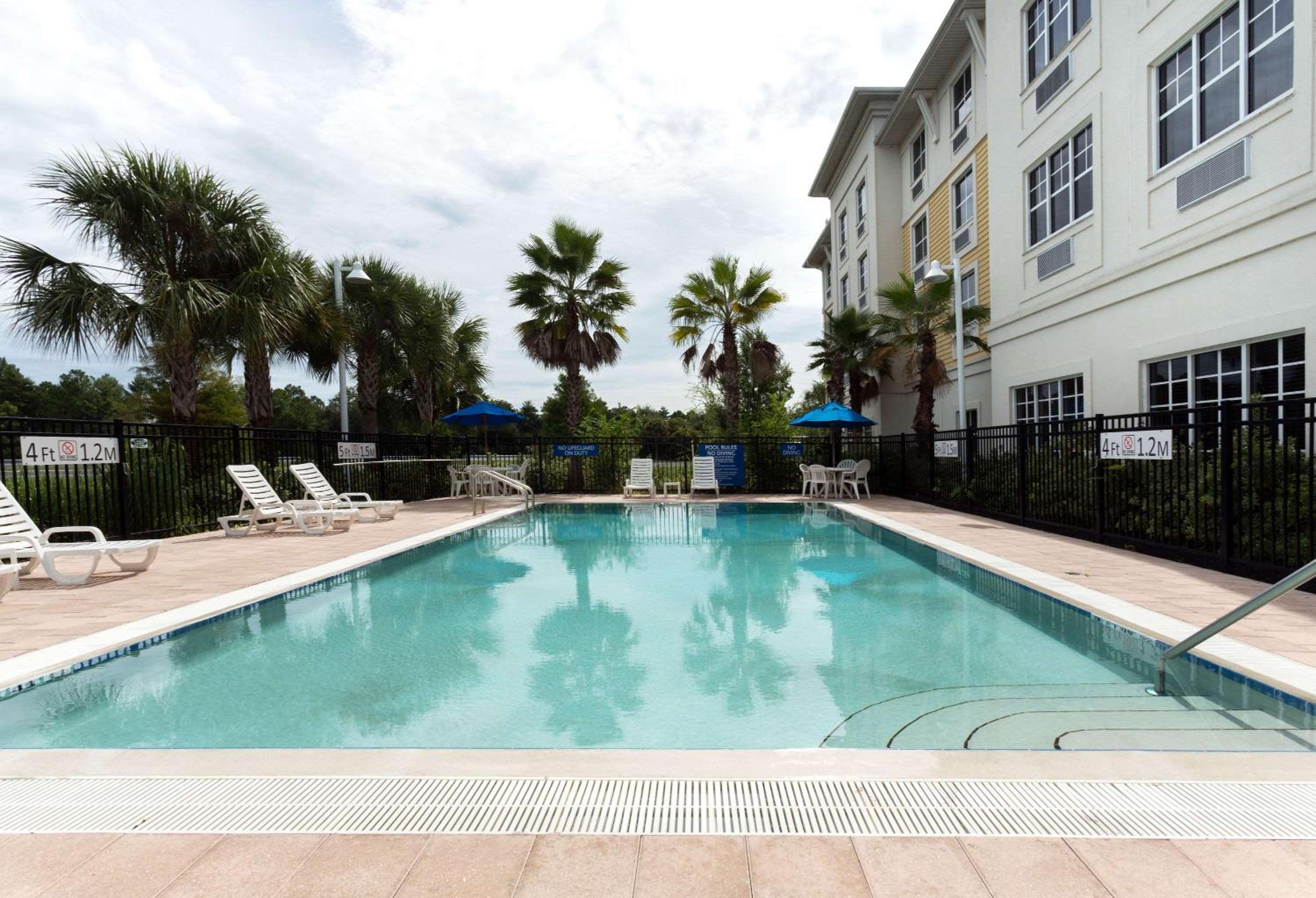 Holiday Inn Express & Suites Palm Coast - I-95
