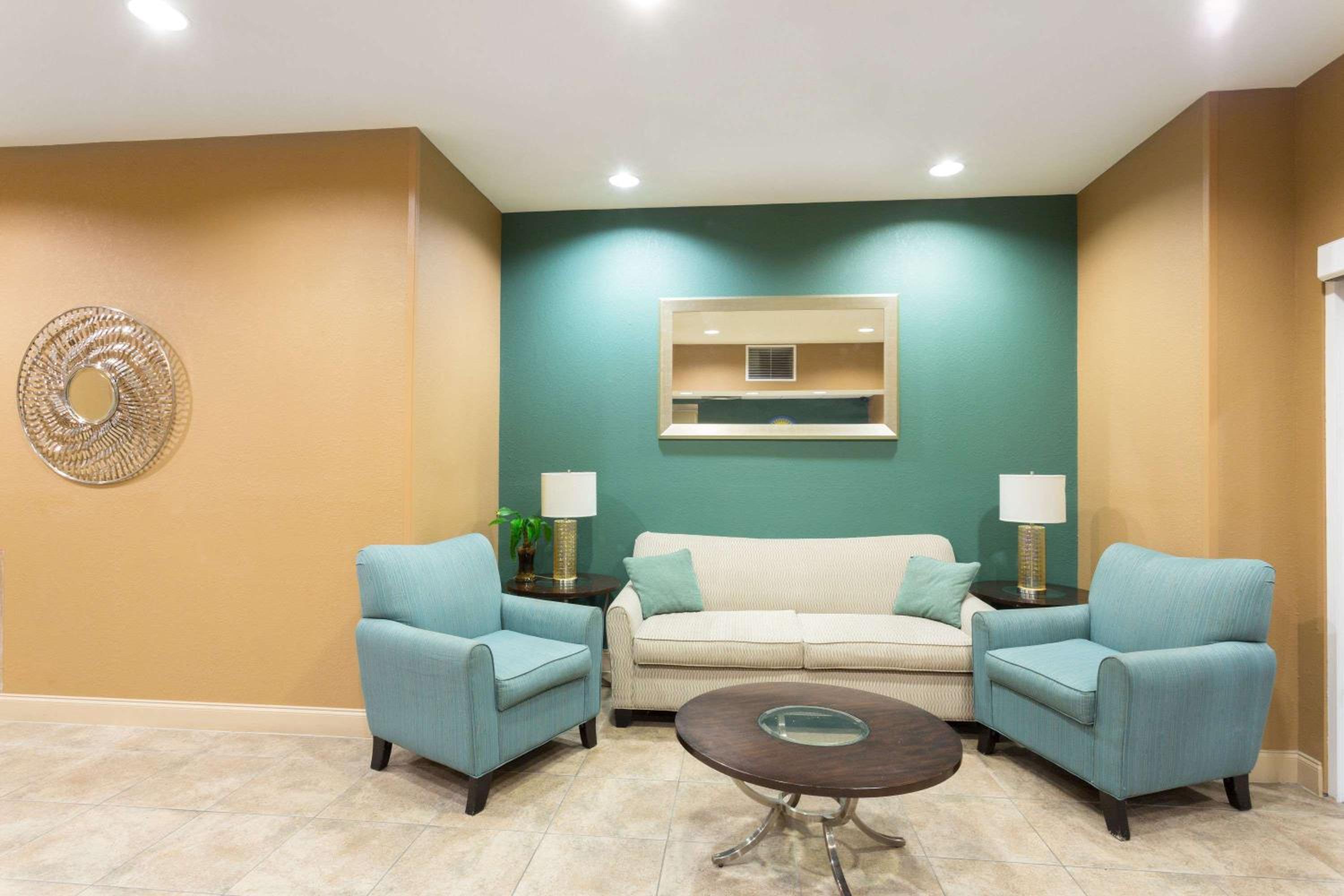 Holiday Inn Express & Suites Palm Coast - I-95