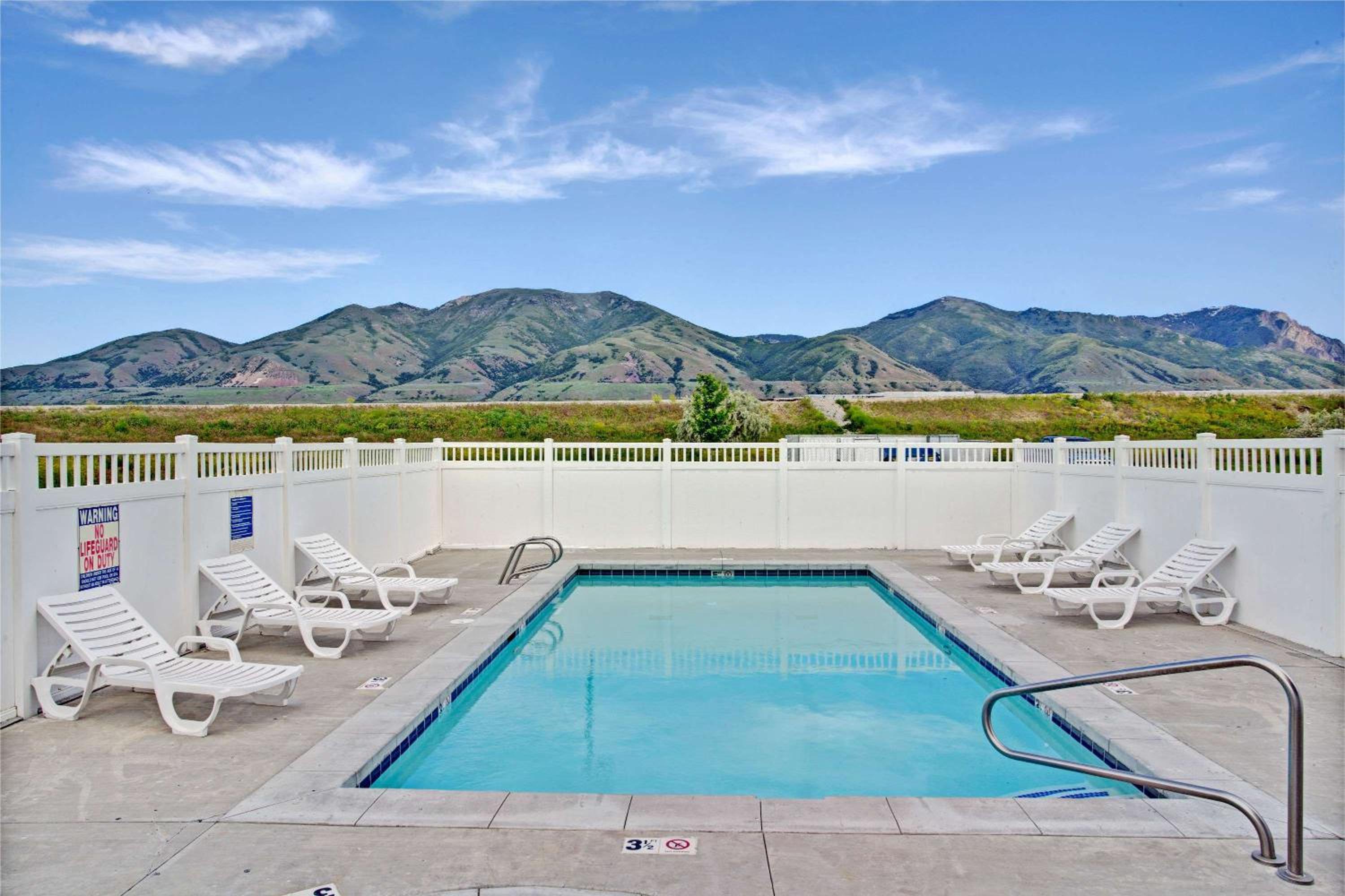 Logan Vacations - Days Inn by Wyndham Brigham City - Property Image 3