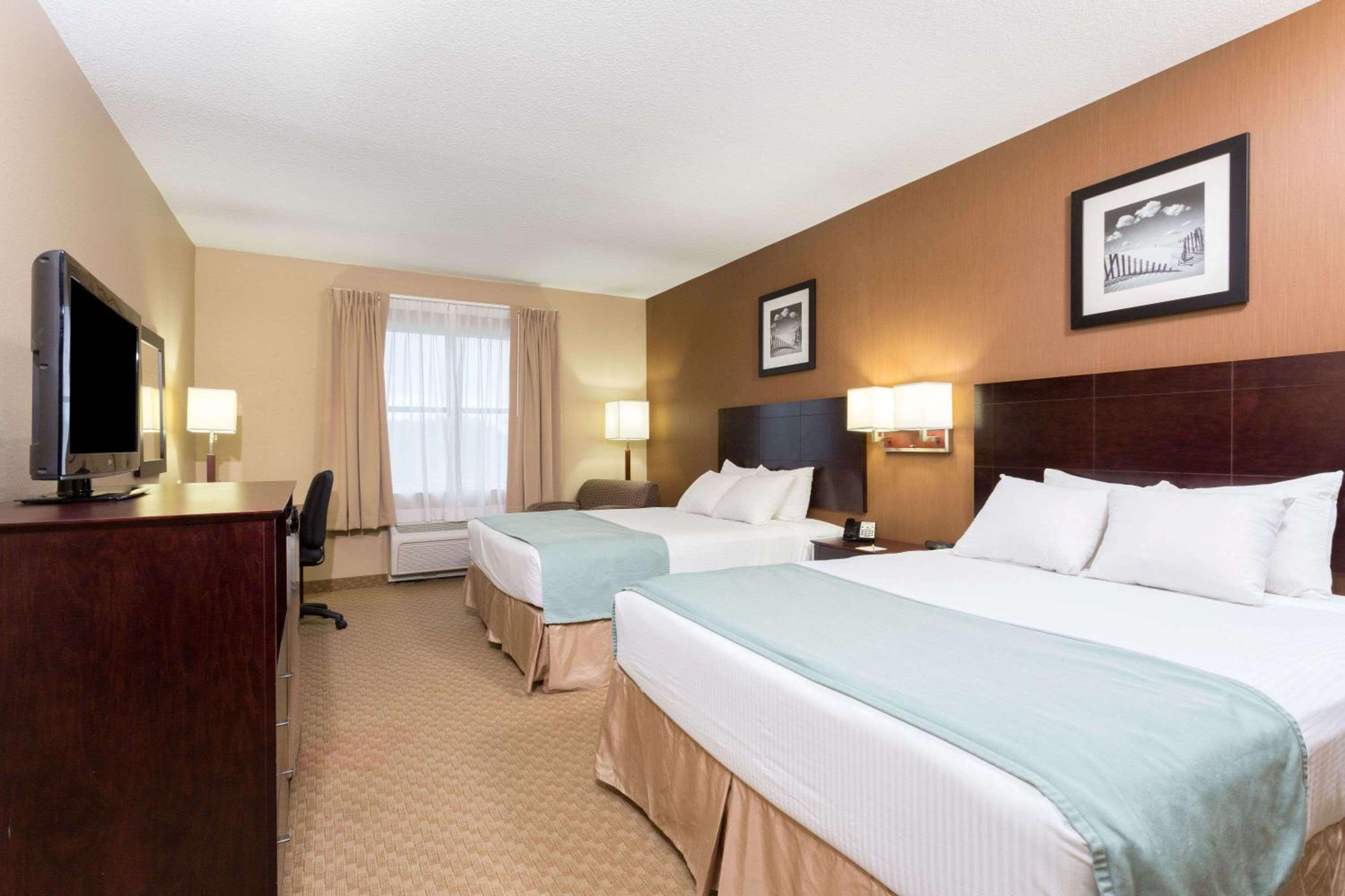 Holiday Inn Express & Suites Palm Coast - I-95