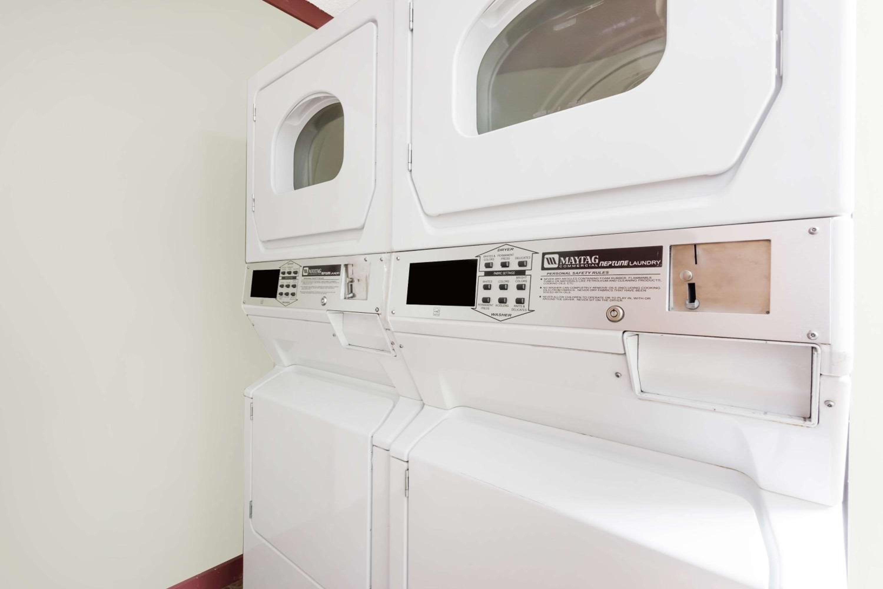 Days Inn by Wyndham Sandpoint - Property Image 40