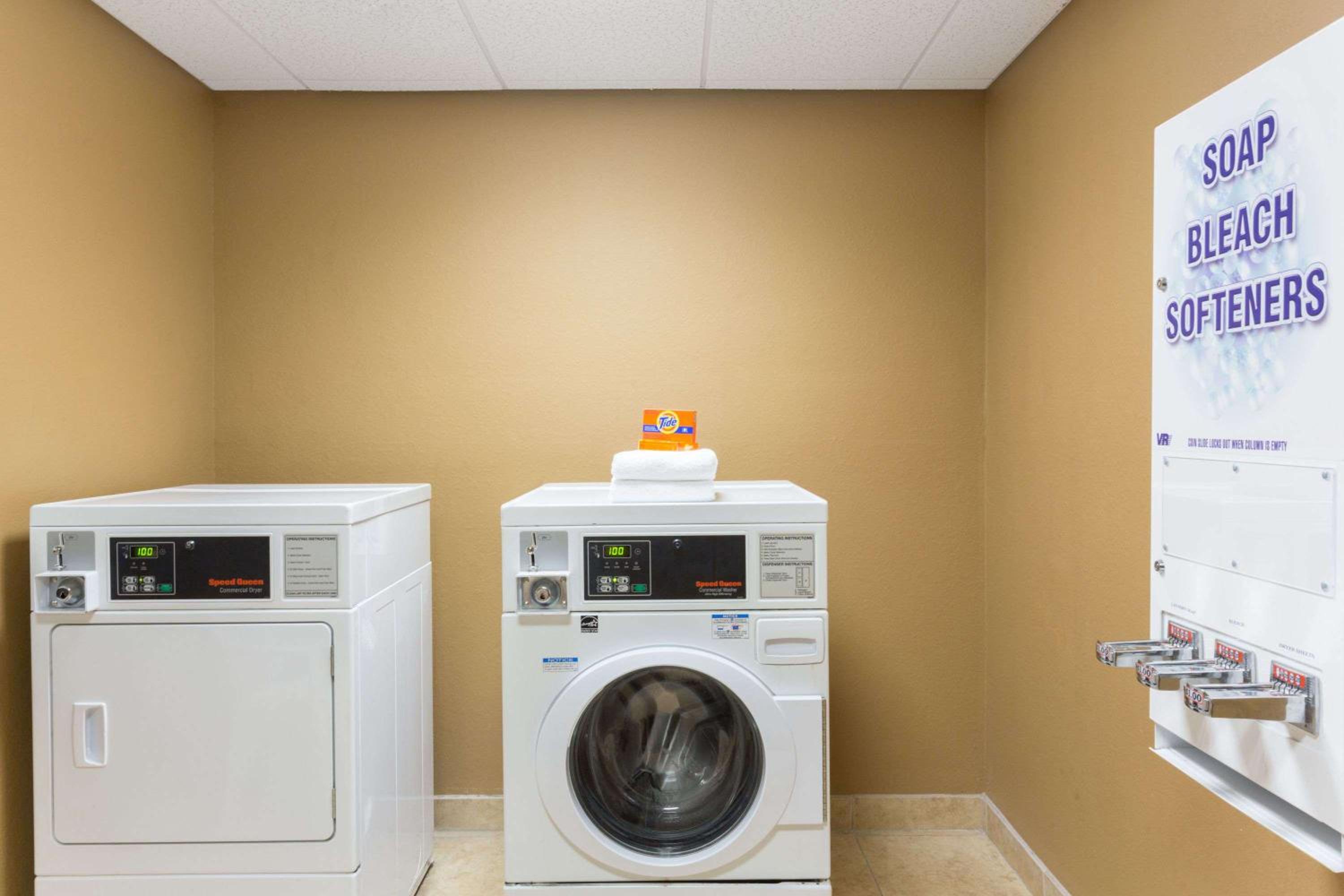 Holiday Inn Express & Suites Palm Coast - I-95