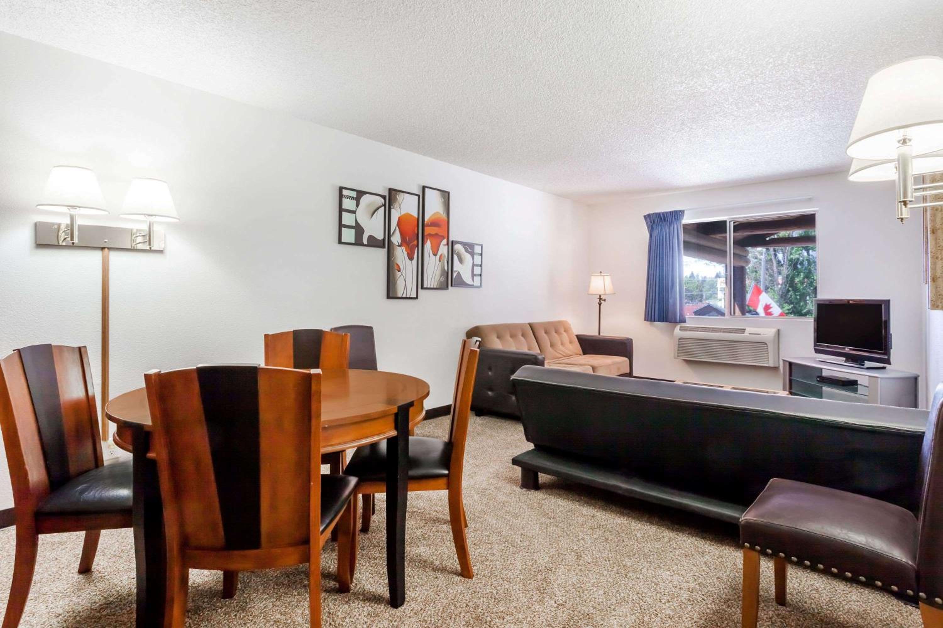 Days Inn by Wyndham Sandpoint - Property Image 37