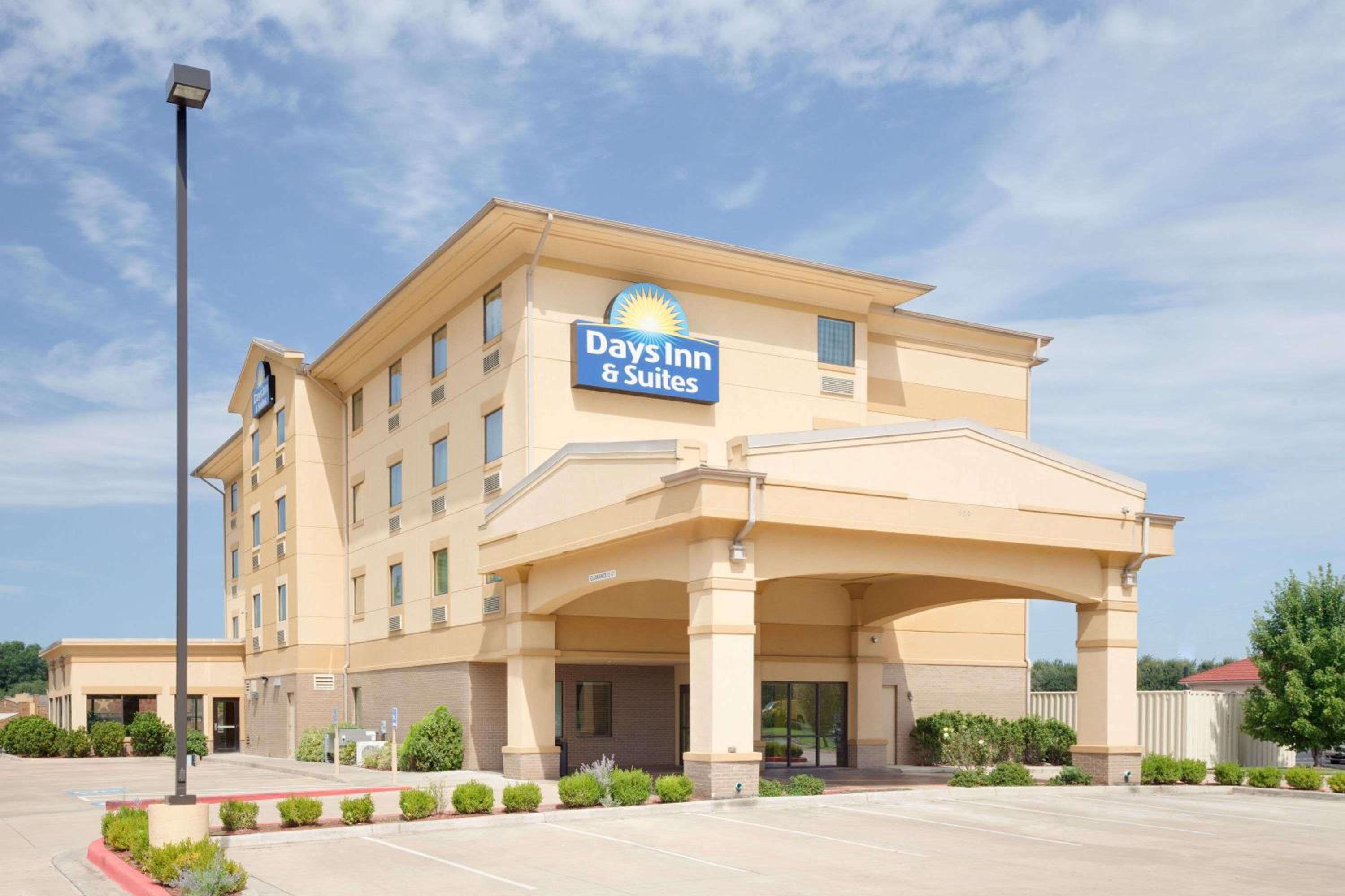 Russellville Vacations - Days Inn  Suites by Wyndham Russellville - Property Image 1