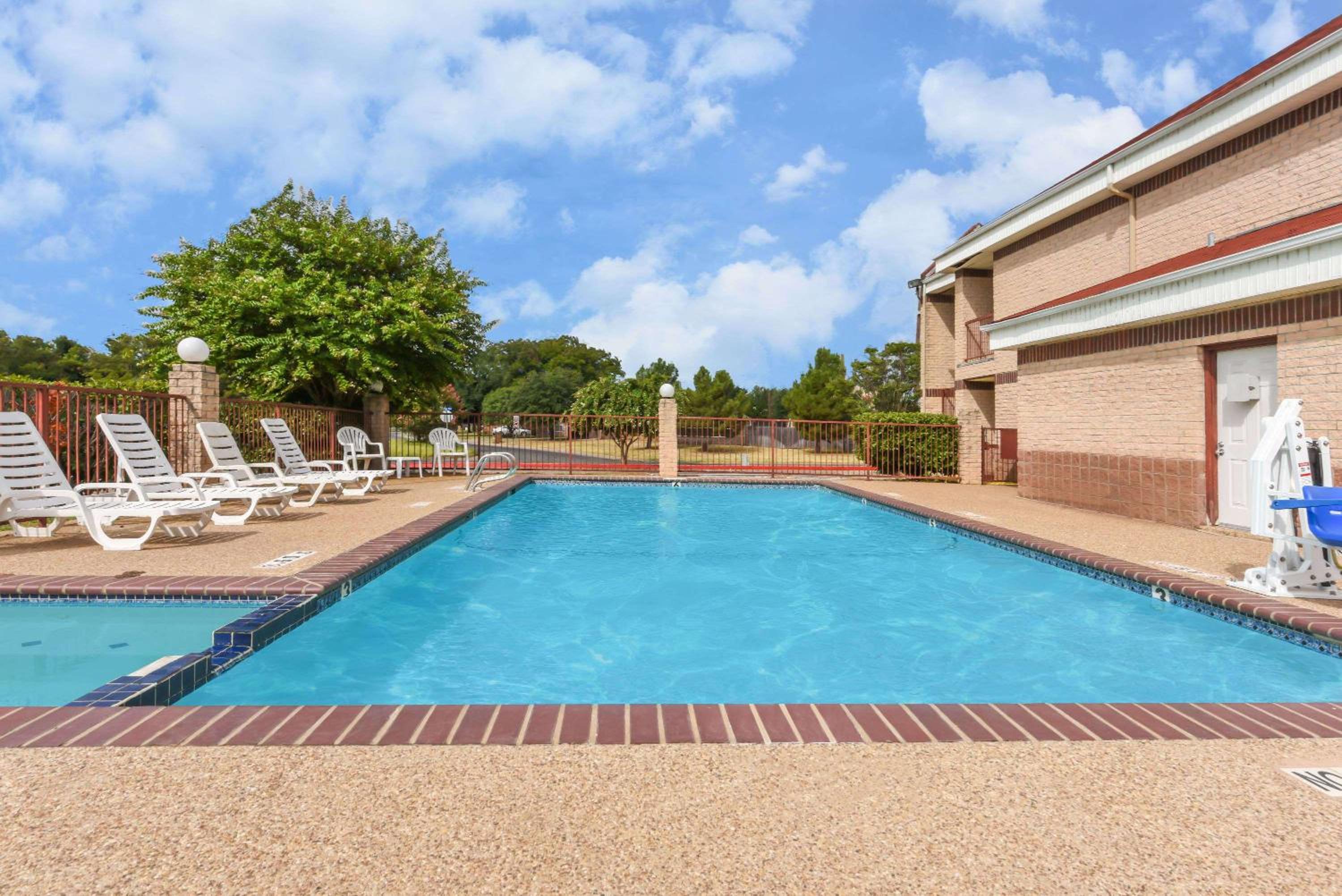 Days Inn by Wyndham Granbury view 3