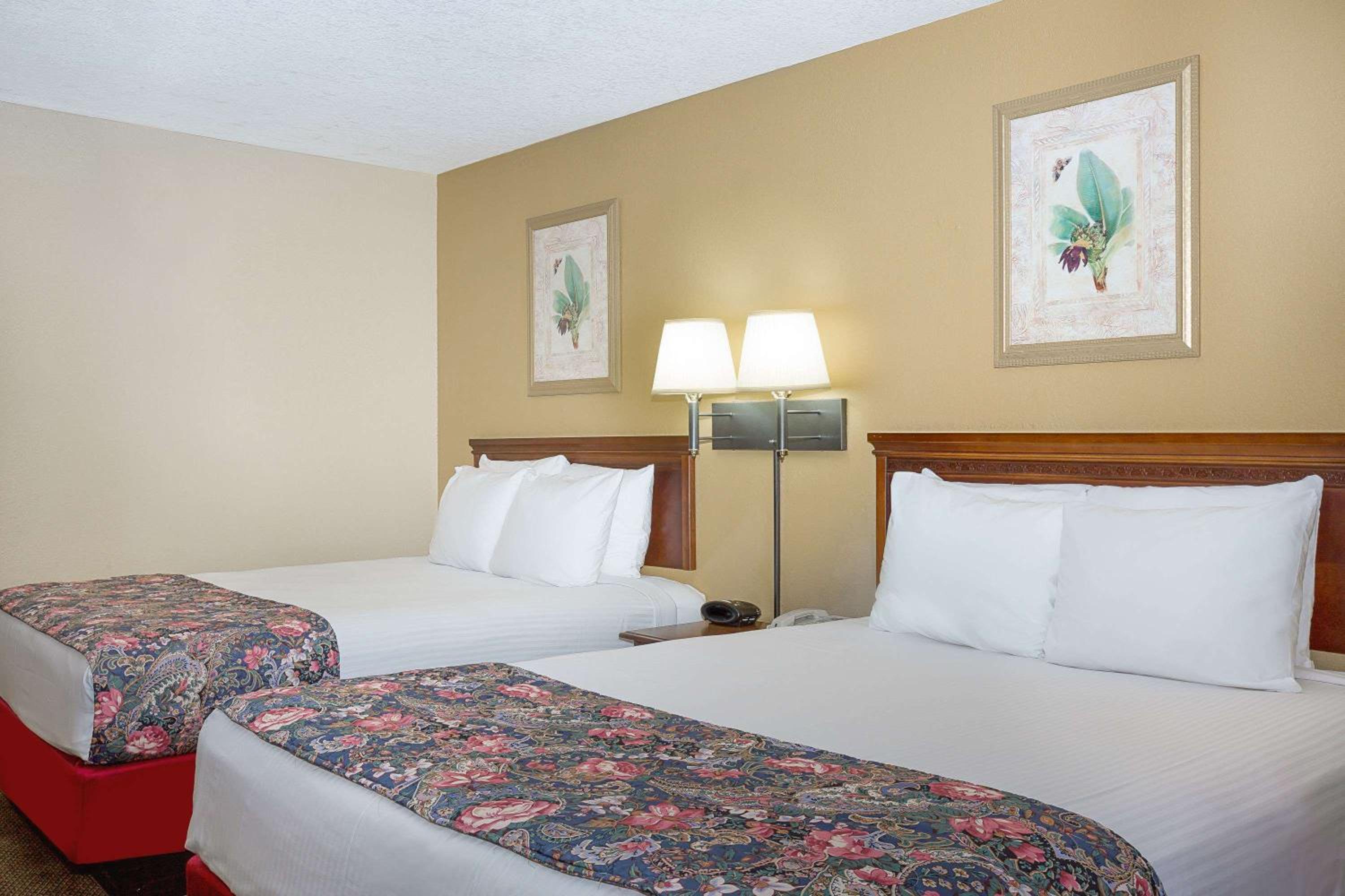 Days Inn by Wyndham Hoover Birmingham view 5
