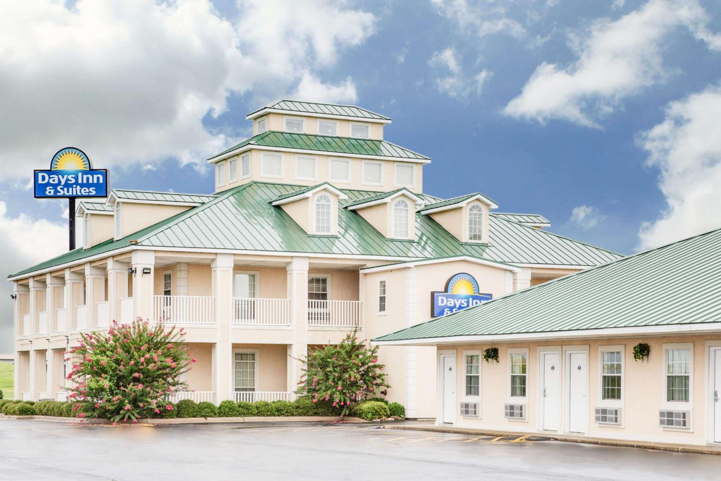 Days Inn by Wyndham Trumann AR view 2