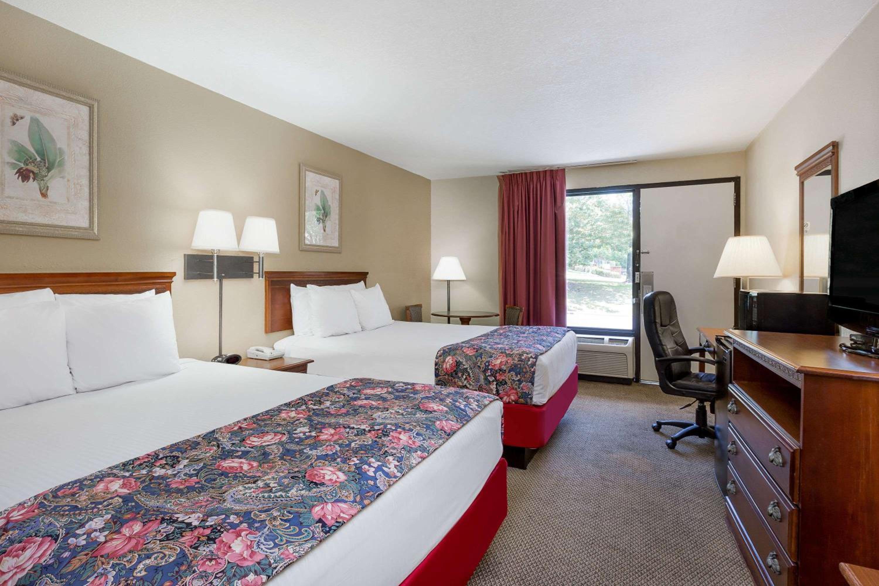Days Inn by Wyndham Hoover Birmingham view 2