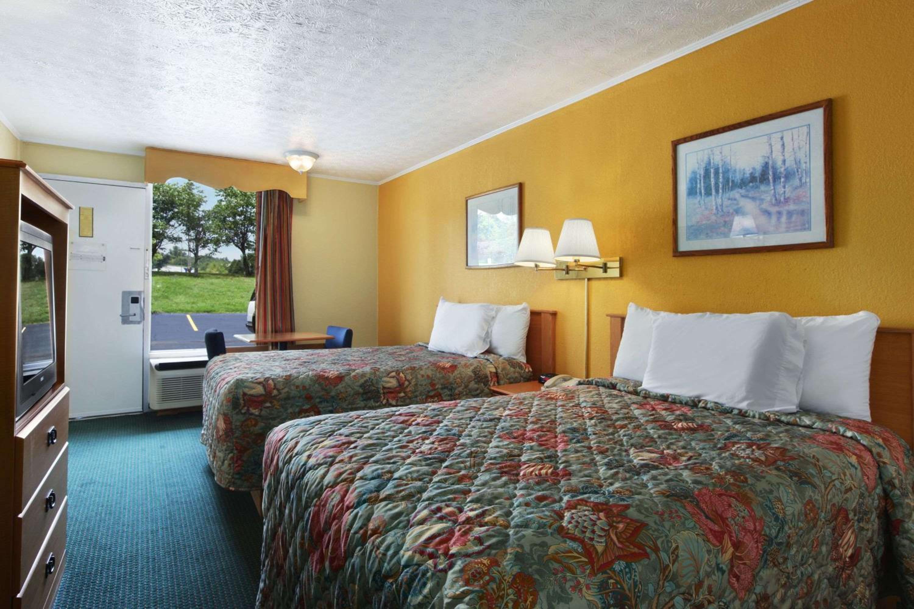Knoxville Vacations - Days Inn by Wyndham Knoxville West - Property Image 8