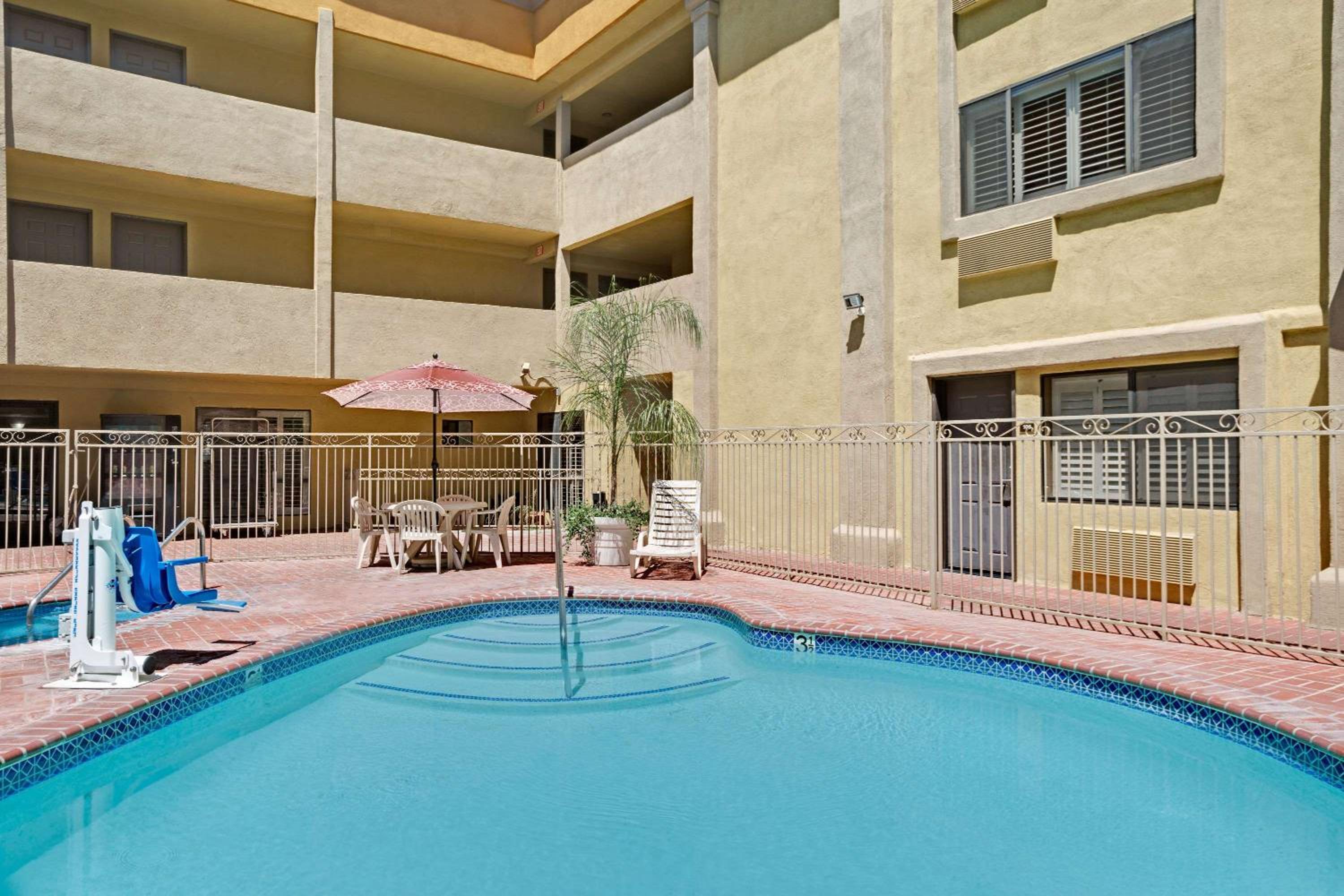 West Covina Vacations - Days Inn by Wyndham West Covina - Property Image 22
