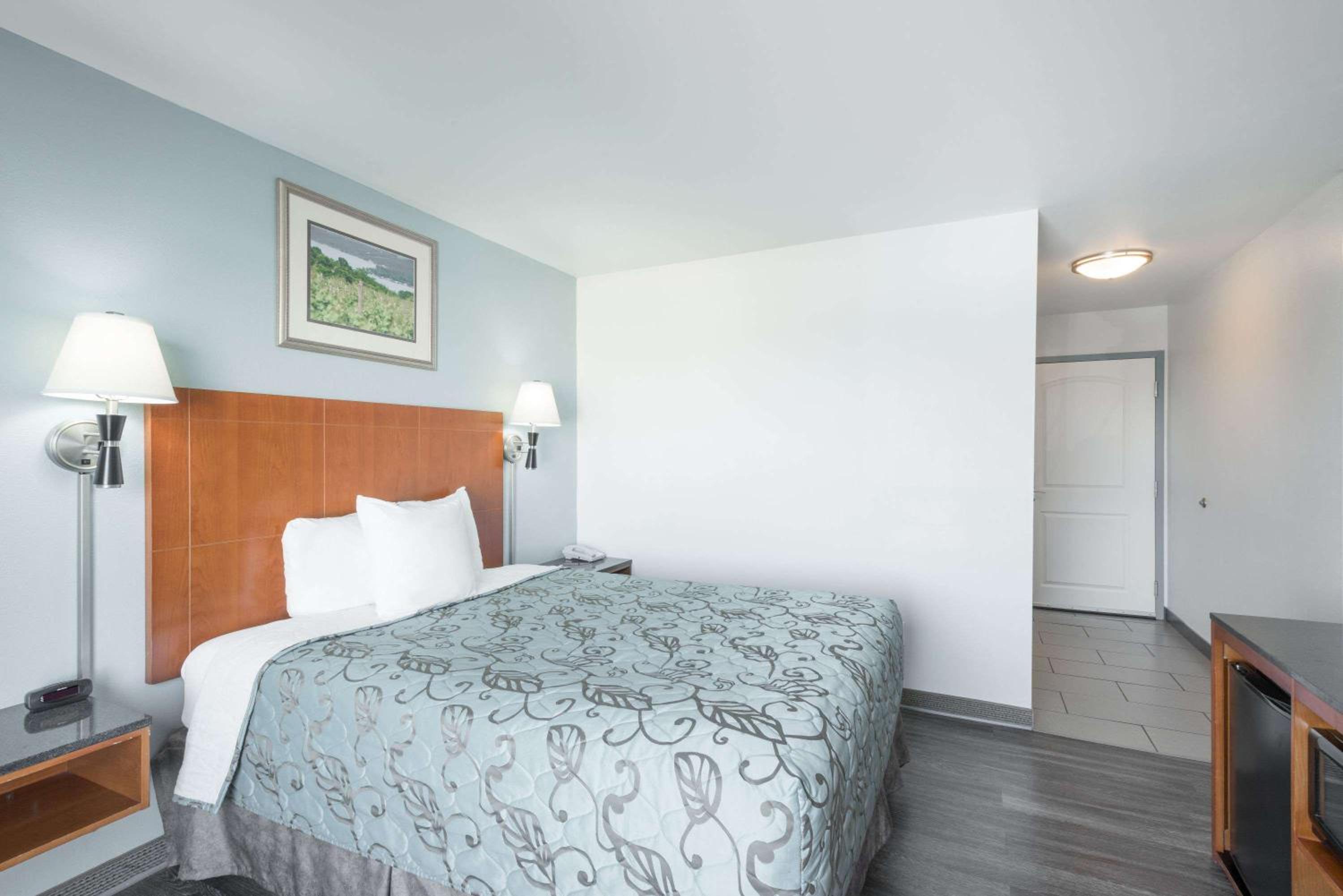 Days Inn by Wyndham Watertown Fort Drum - Property Image 28