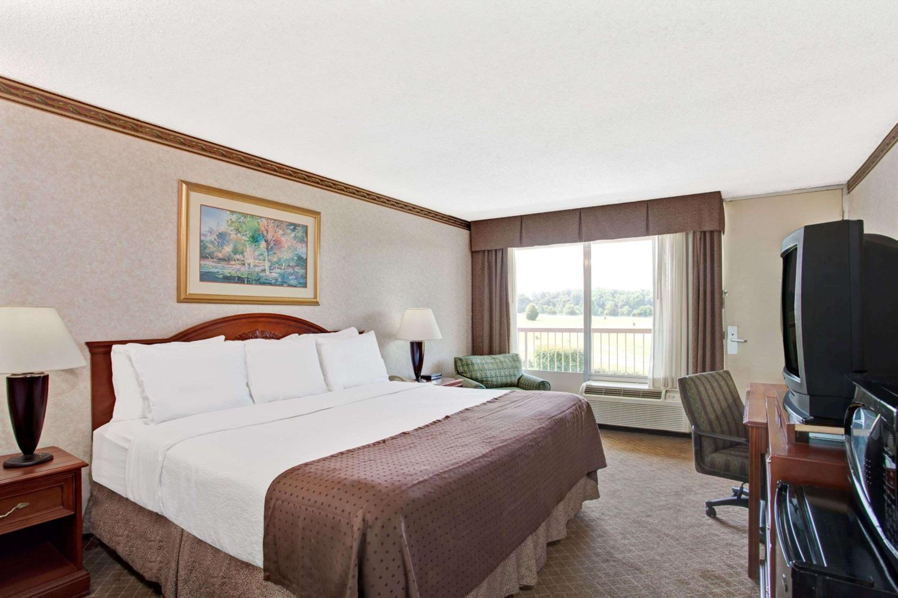 Forrest City Vacations - Days Inn by Wyndham Forrest City - Property Image 11