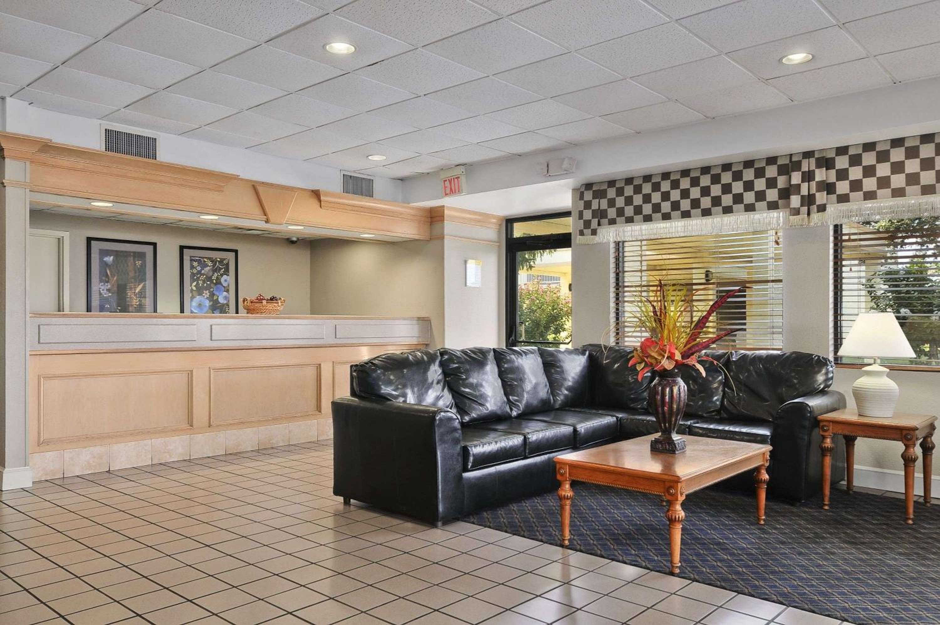 Forrest City Vacations - Days Inn by Wyndham Forrest City - Property Image 9
