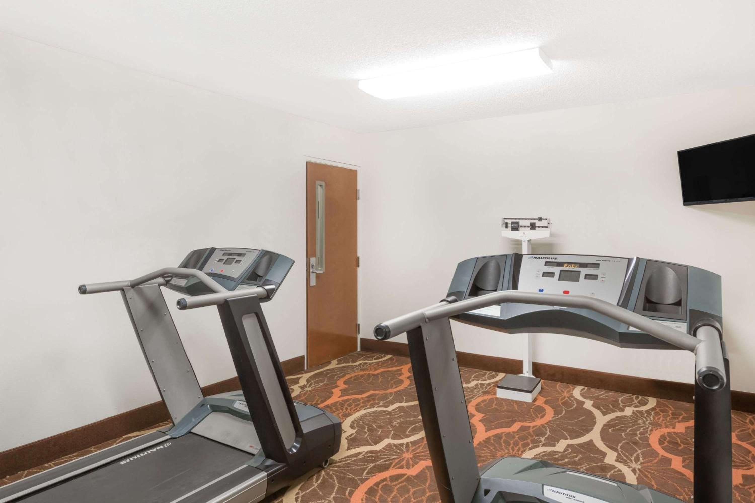 Days Inn by Wyndham Shallotte - Property Image 8