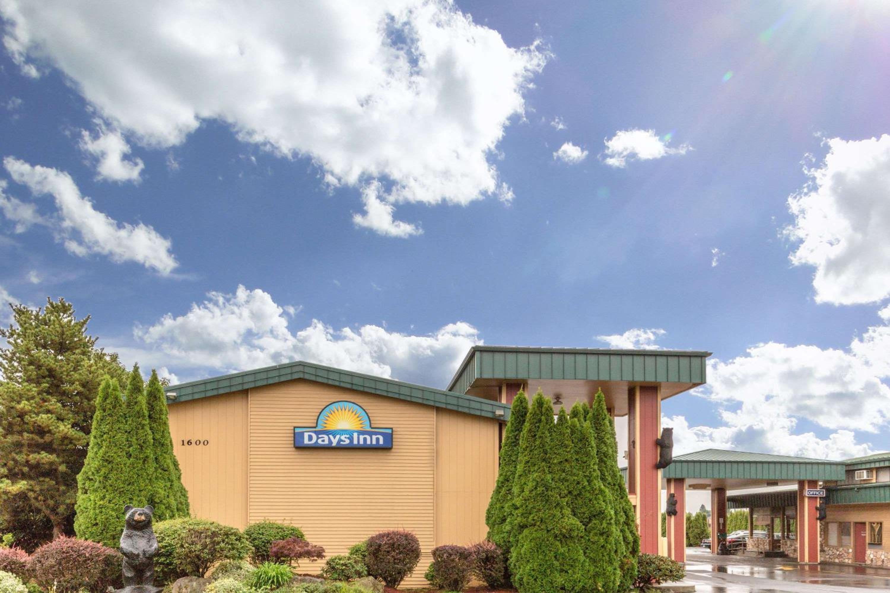 Albany Vacations - Days Inn by Wyndham Black Bear - Property Image 3