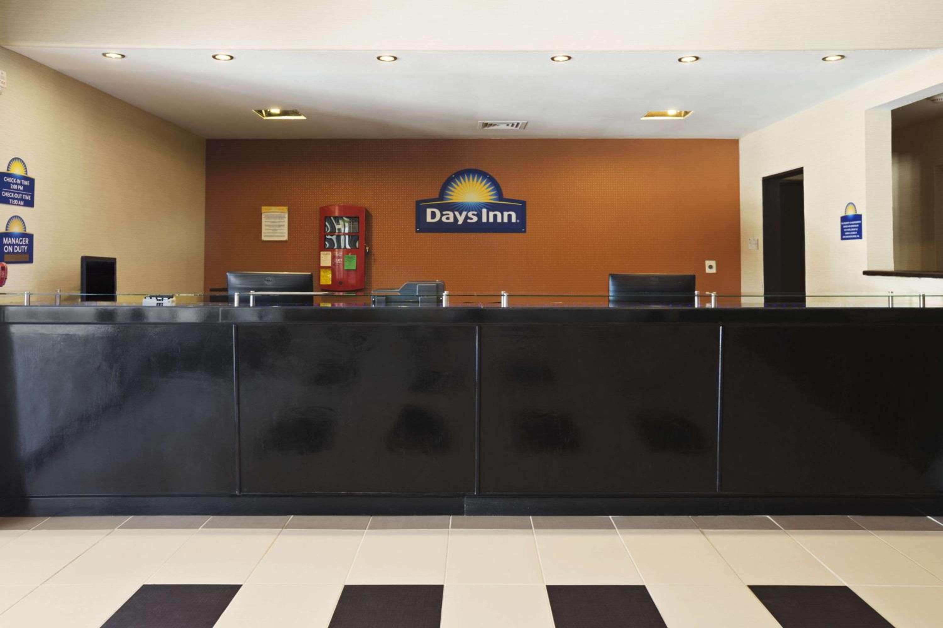 Days Inn by Wyndham Henryetta view 2