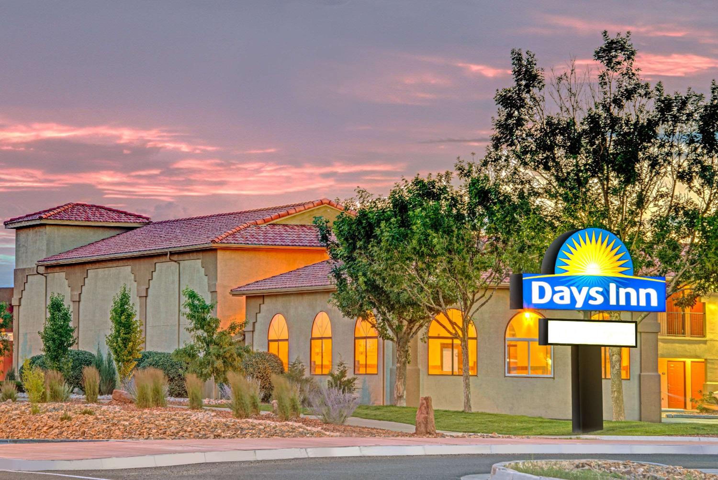 Hotel Days Inn by Wyndham Rio Rancho - Image 1