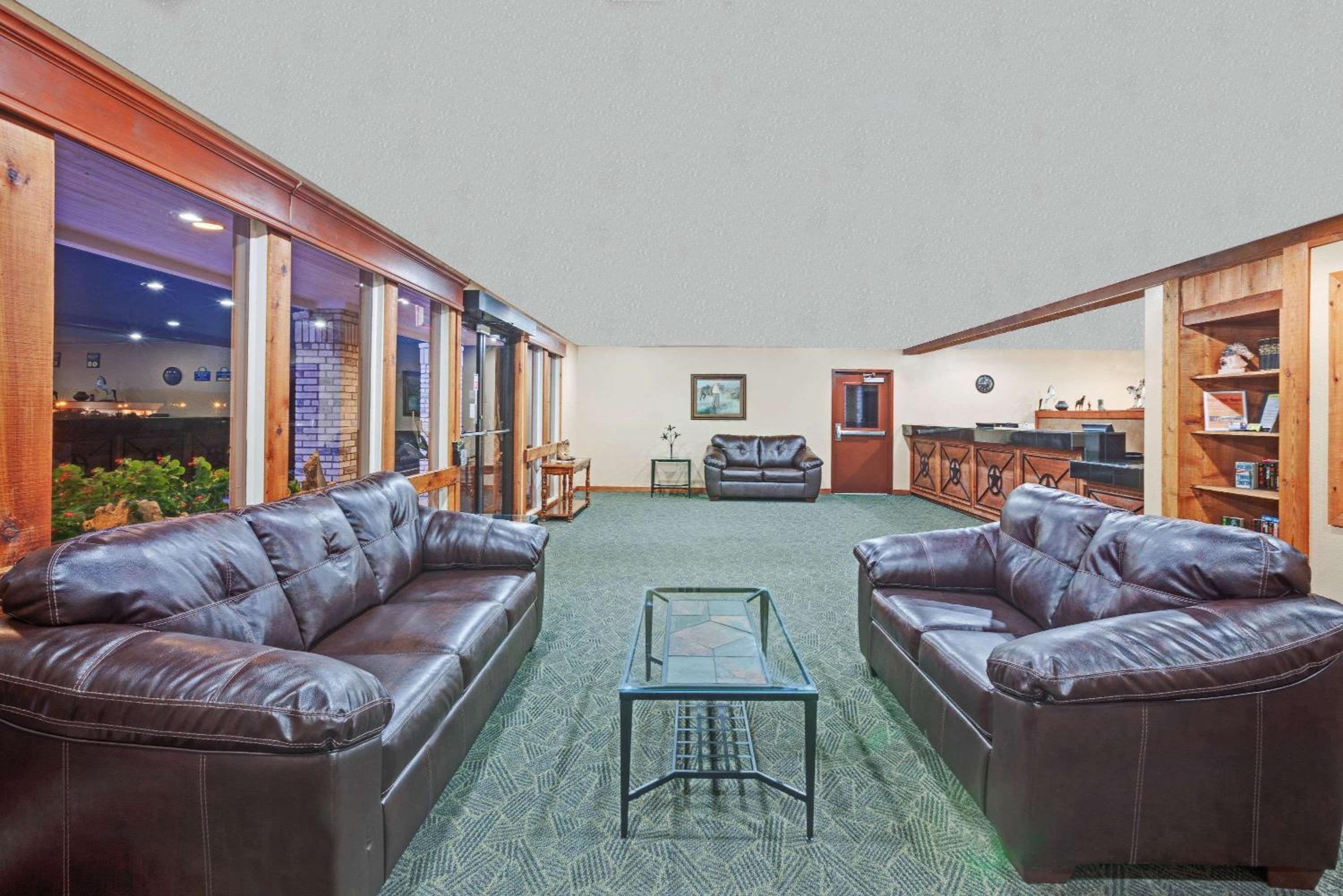 Days Inn by Wyndham Boerne view 3