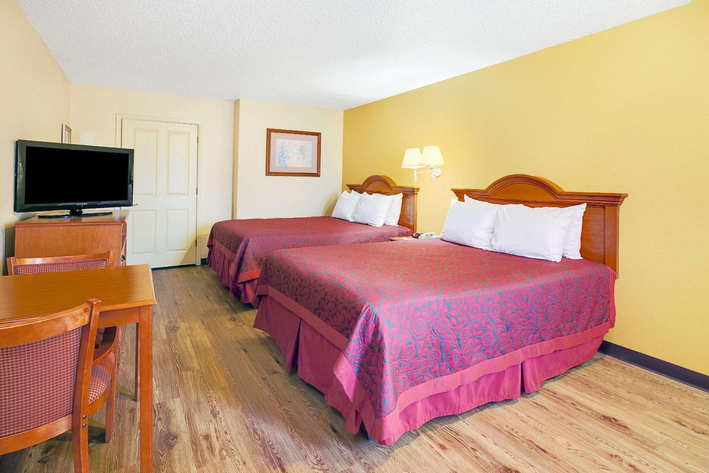 Days Inn by Wyndham Boerne - Property Image 12