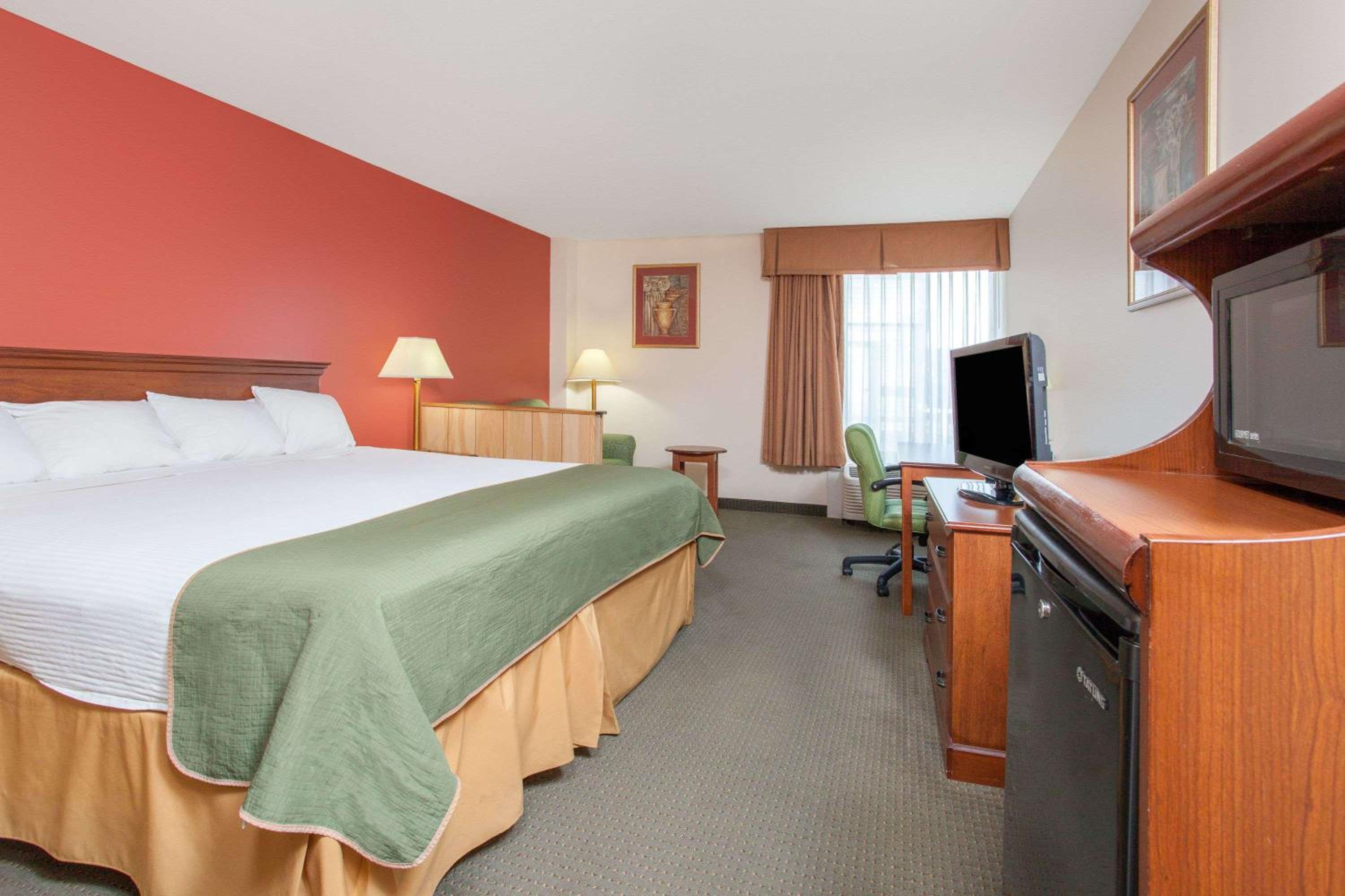 Mount Pleasant Vacations - Days Inn  Suites by Wyndham Mt Pleasant - Property Image 2