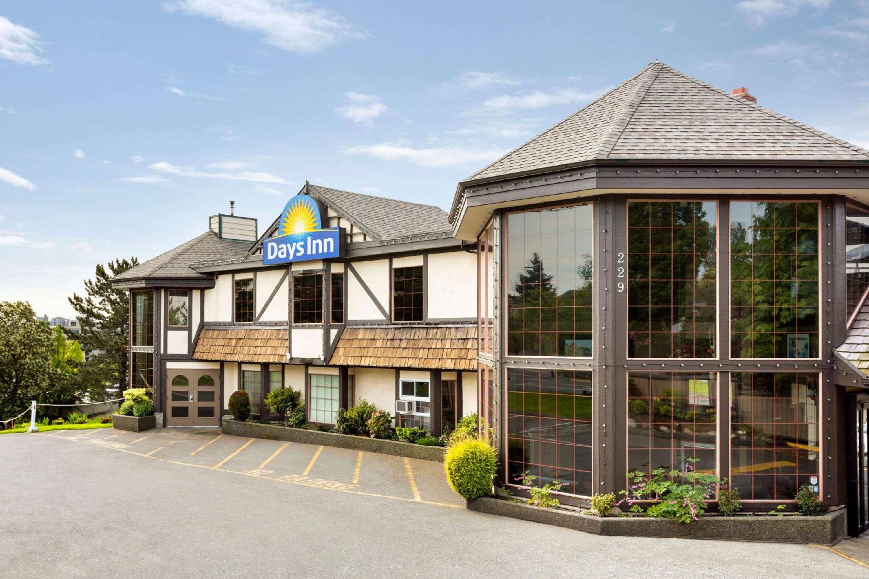 Days Inn by Wyndham Victoria Uptown-0
