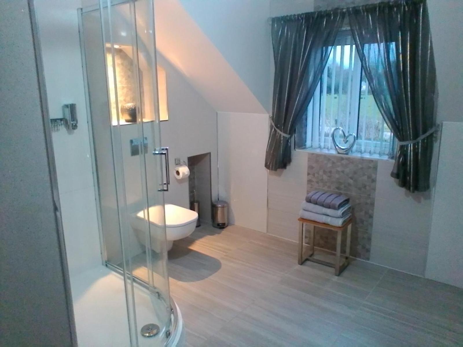 Boutique Country House Aldergrove view 4