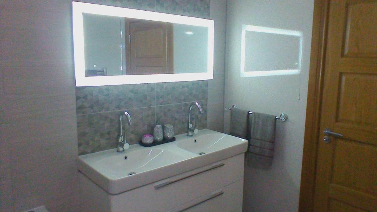 Boutique Country House Aldergrove view 3