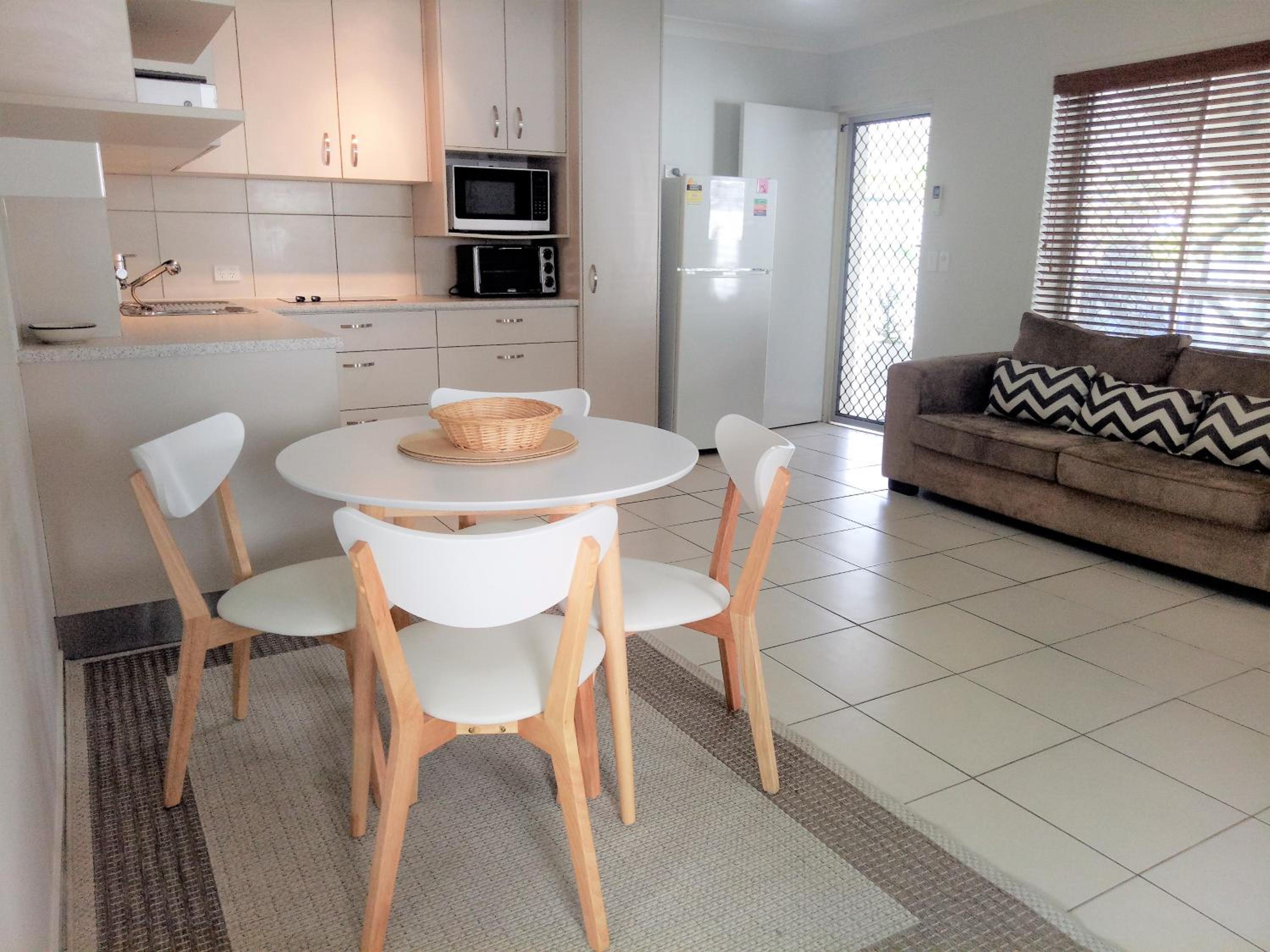 Cranbourne Court Beachside Apartments view 5
