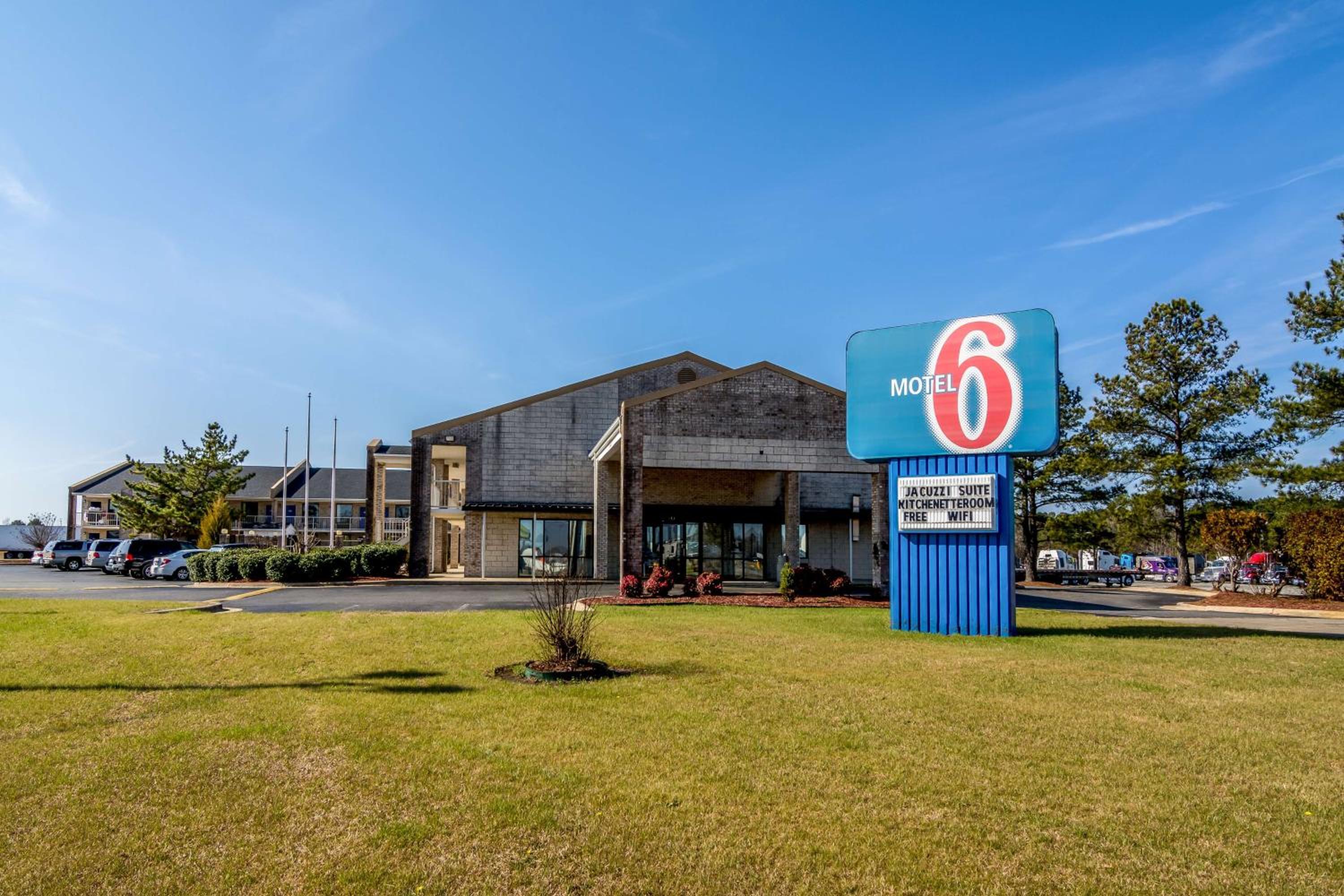 Motel 6-Kenly, NC view 2