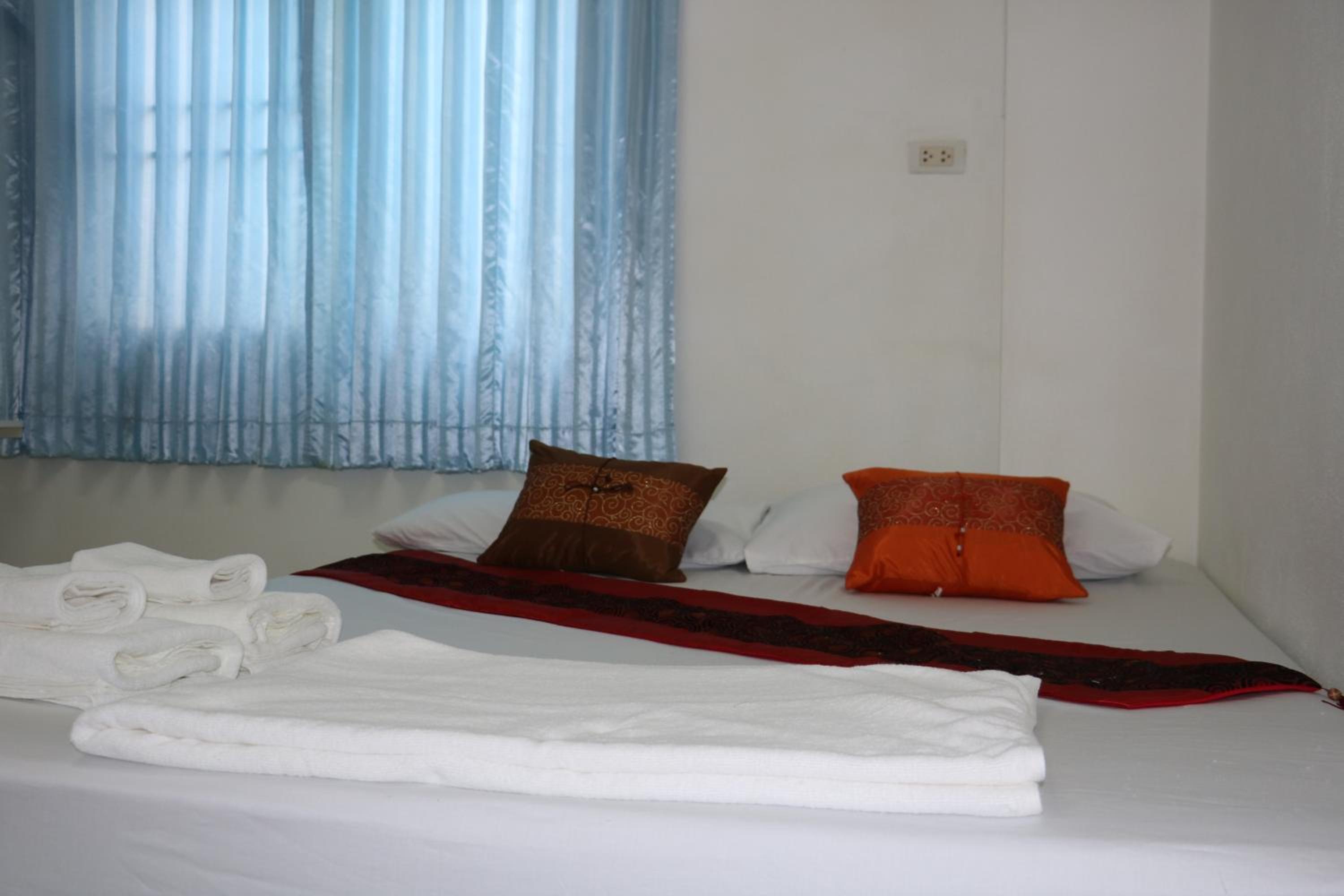 J Home apartment Hadyai view 4