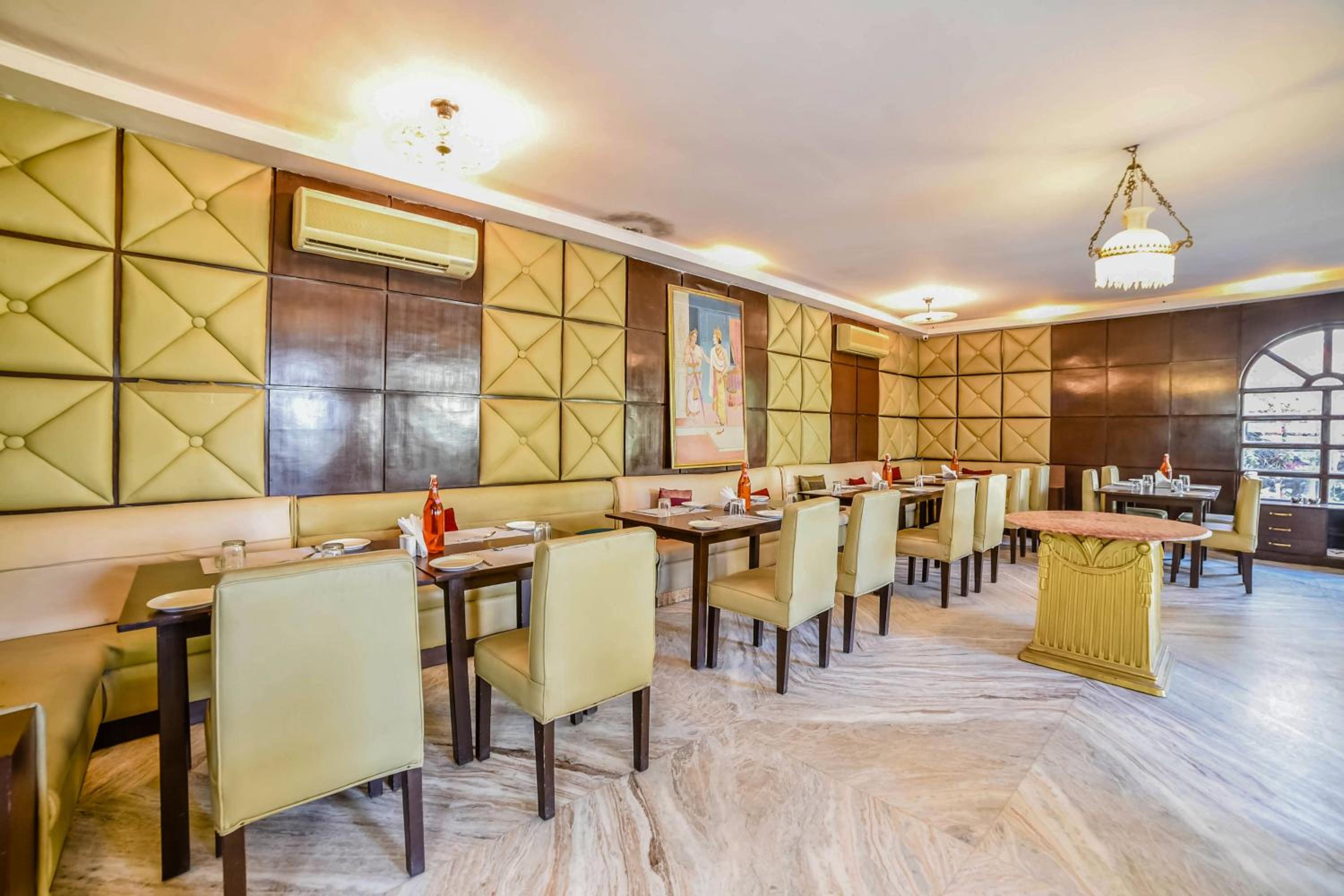 Hotel Sugan Niwas Palace