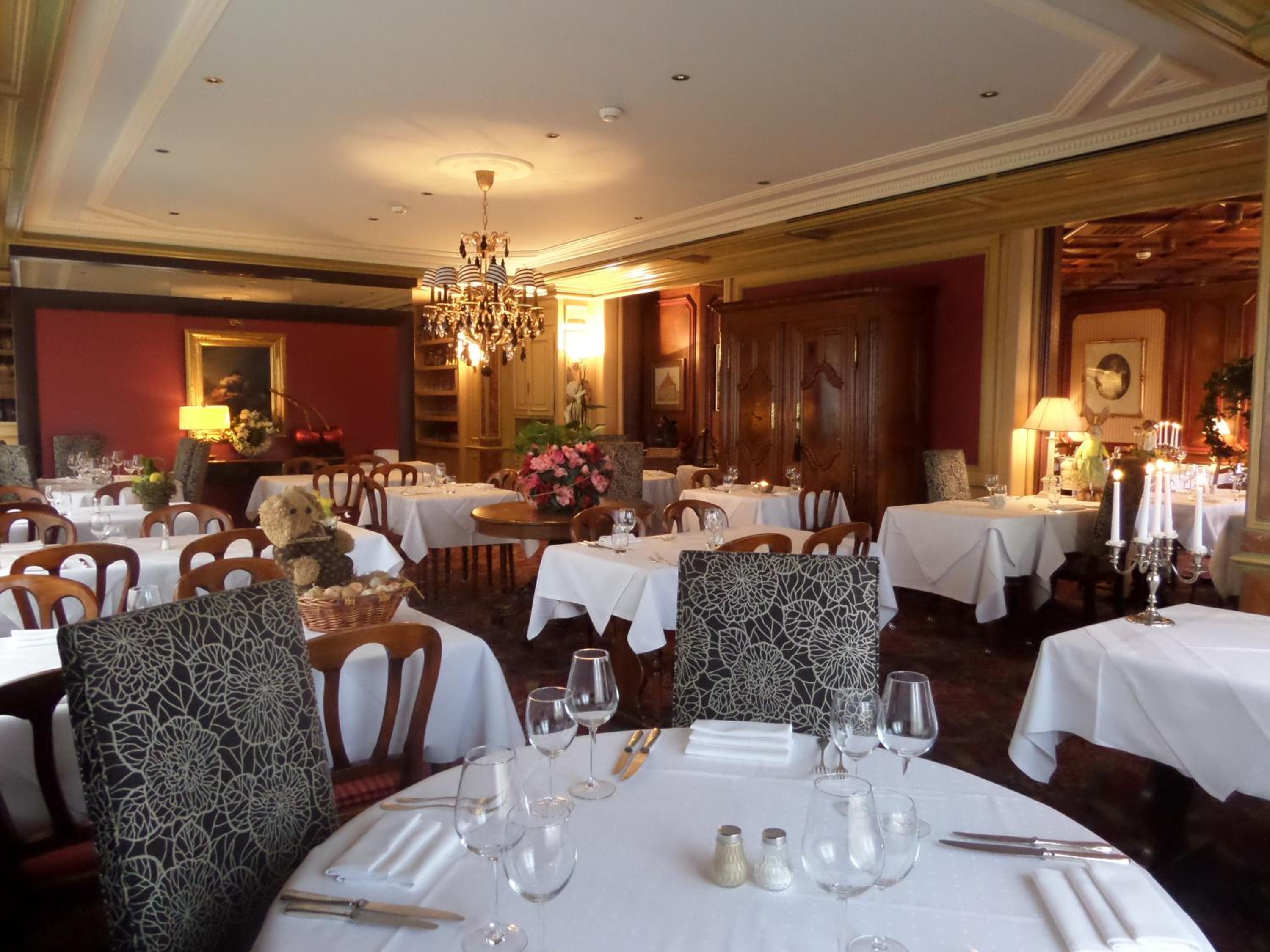 restaurant