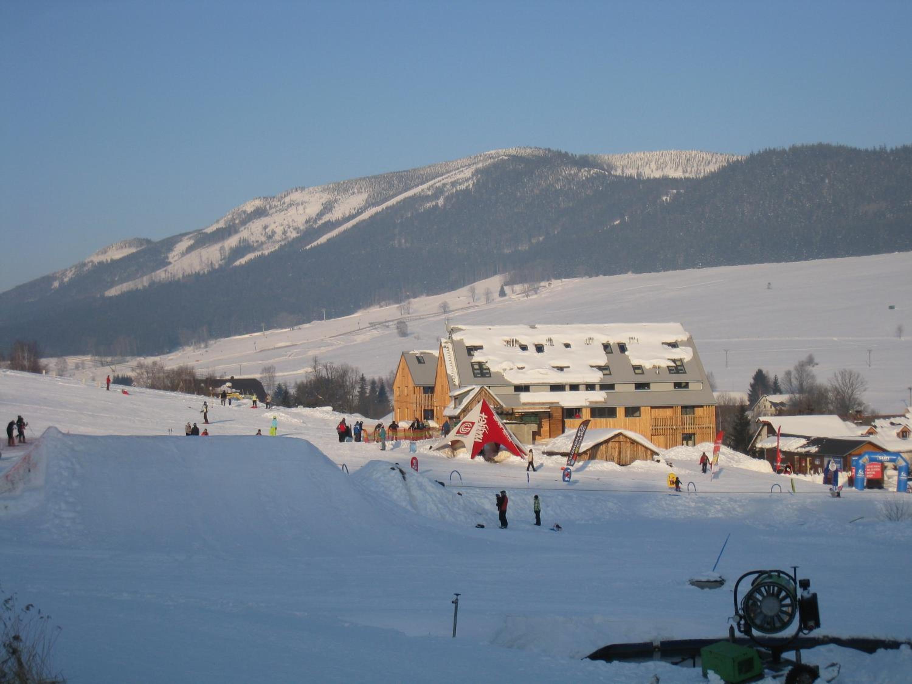 Photo 10