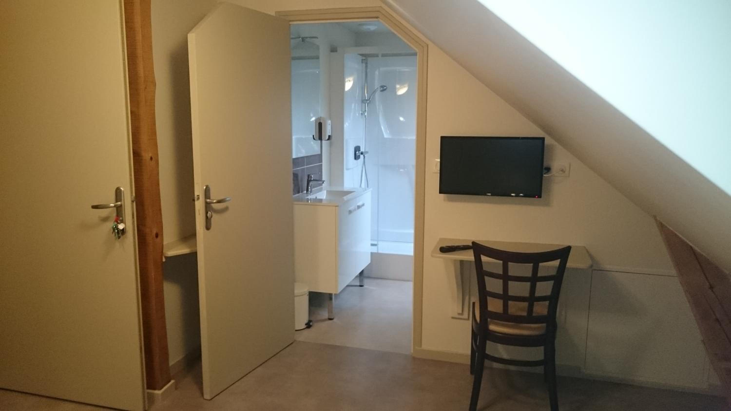 Photo 18