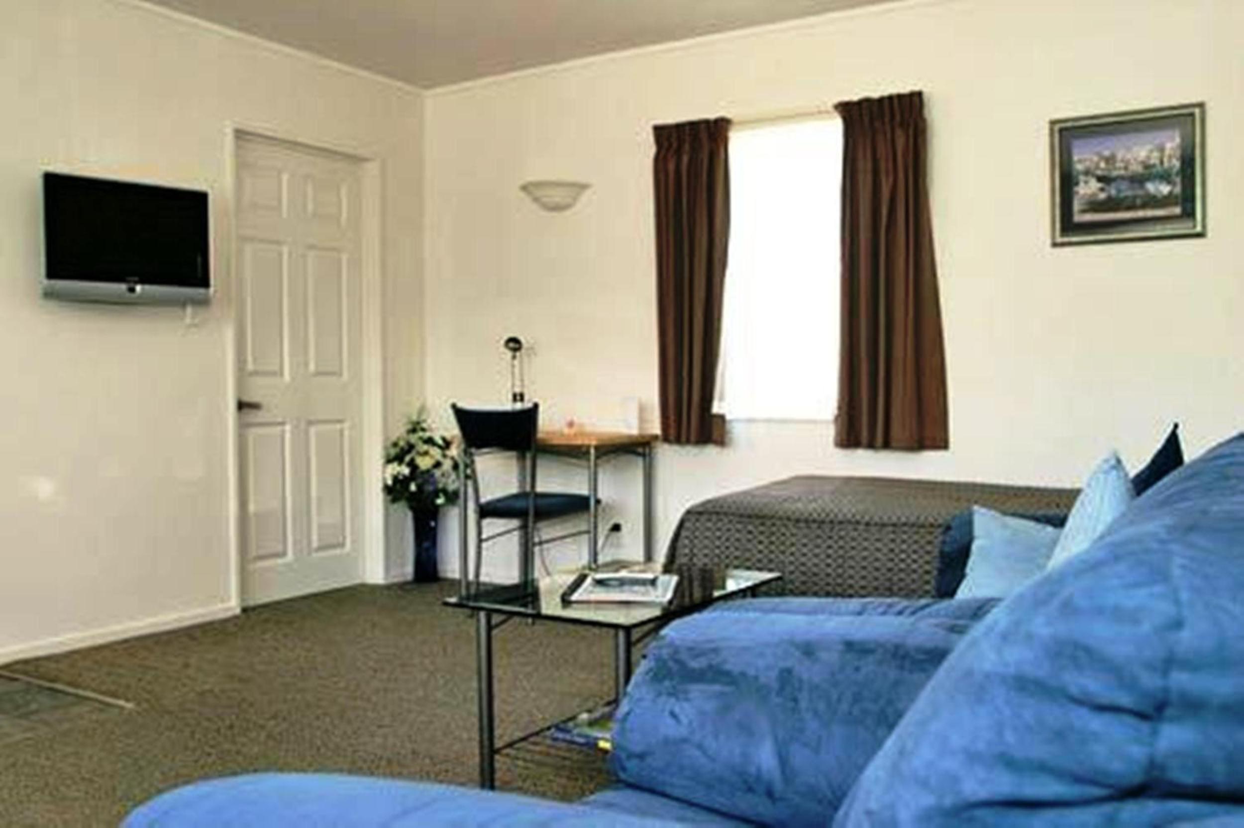 Riverview Motel