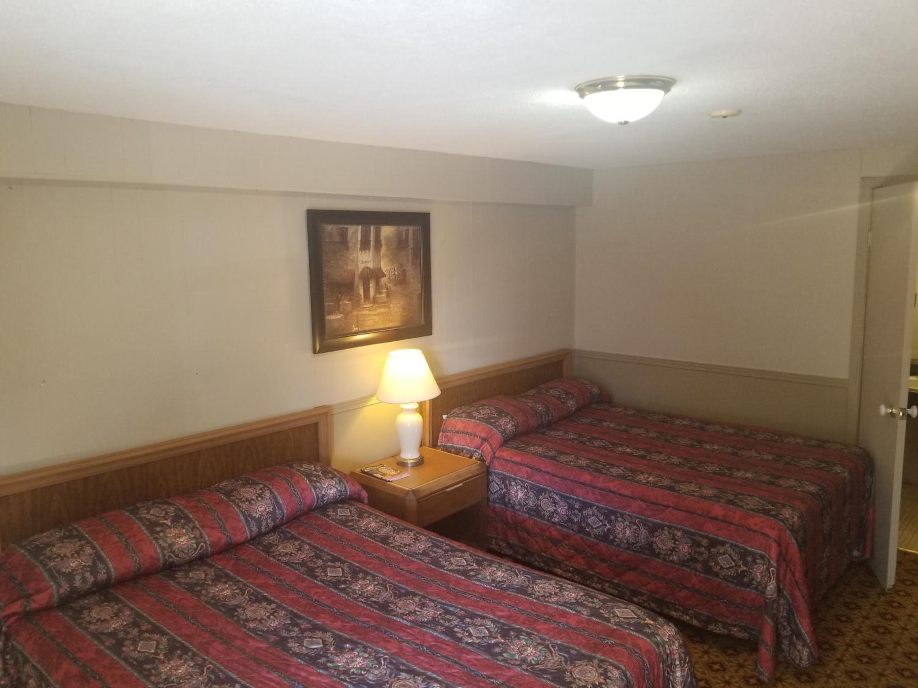 Twin Oaks Motel