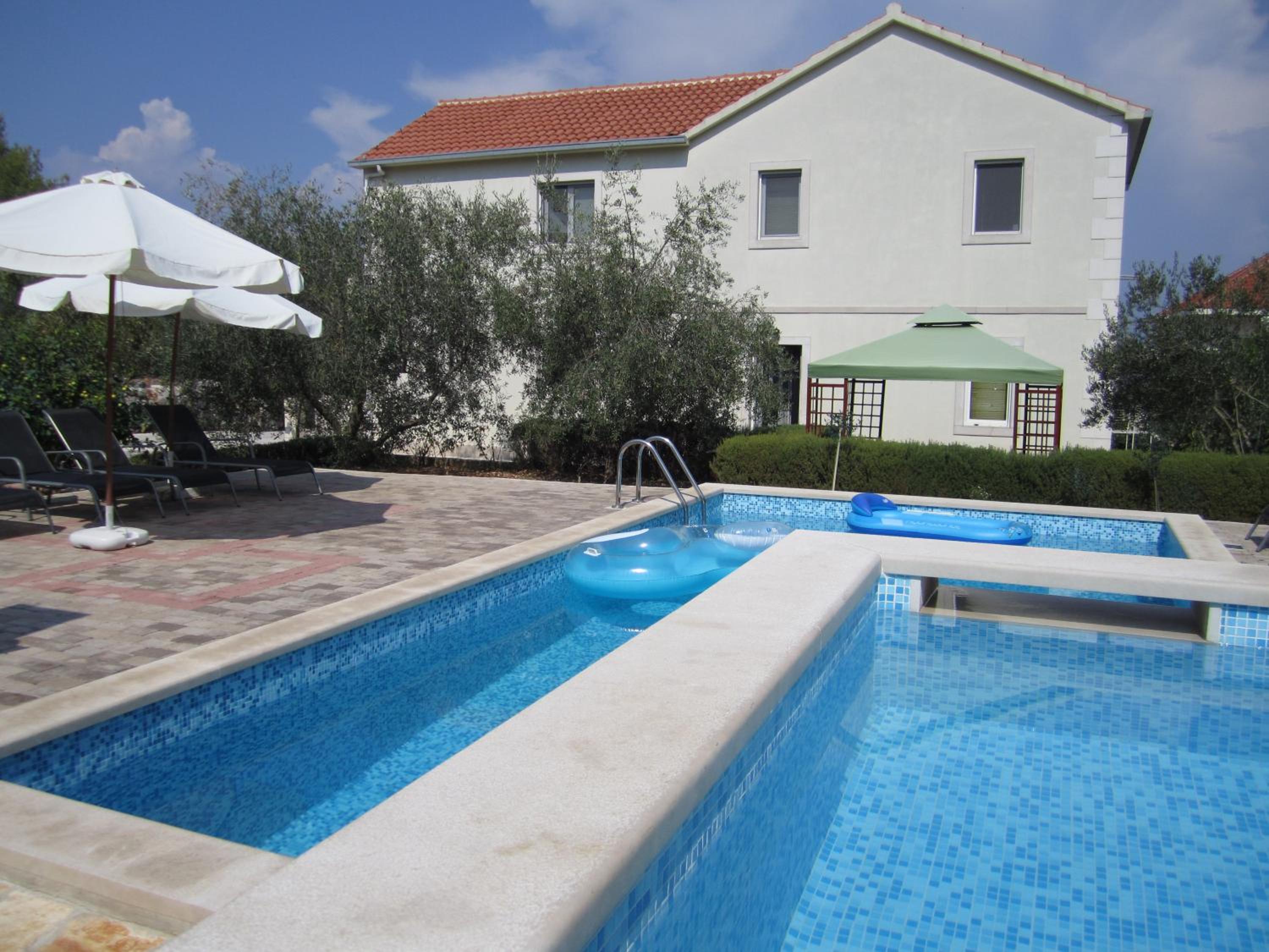 Apartments Nives