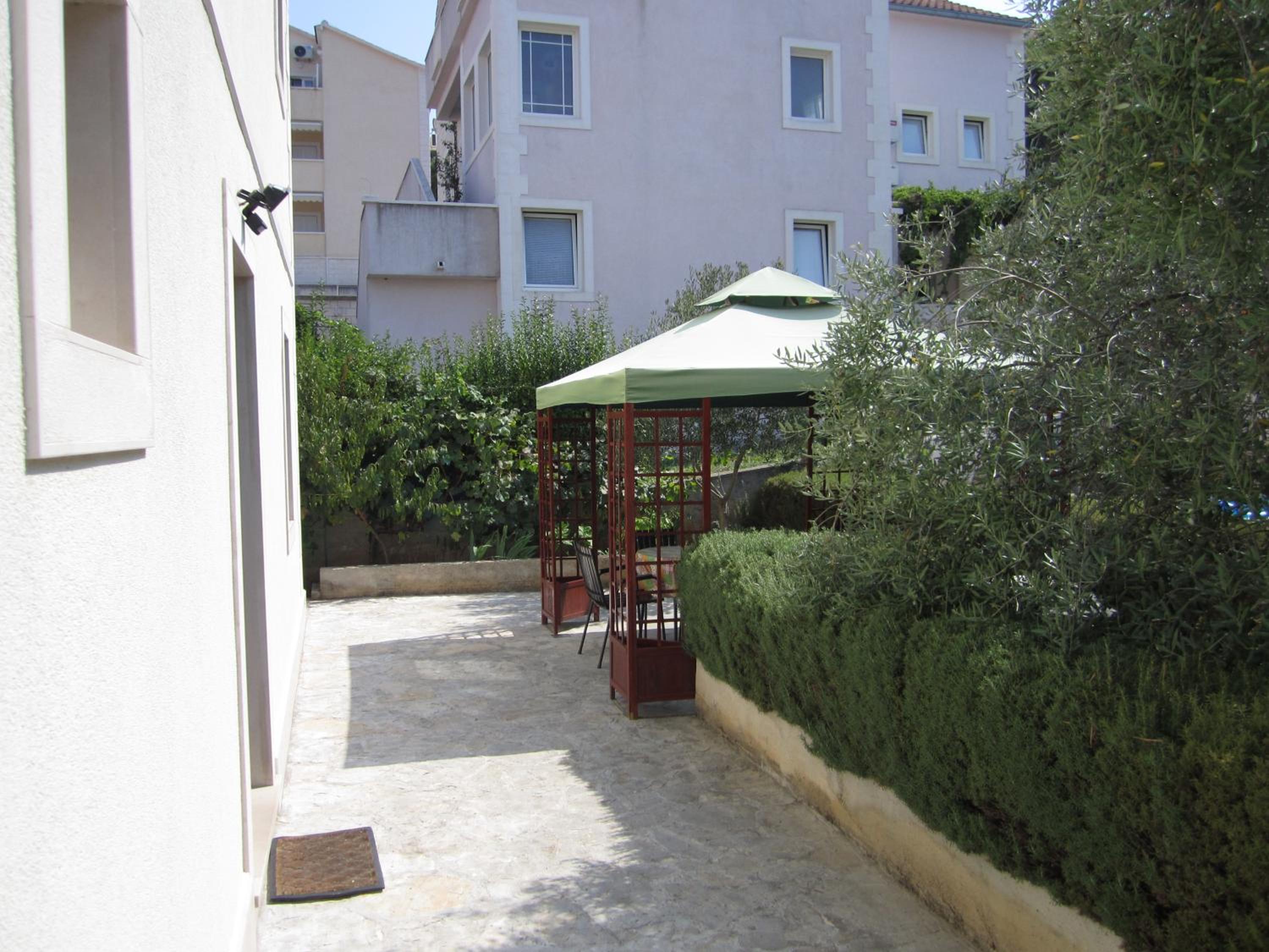 Apartments Nives