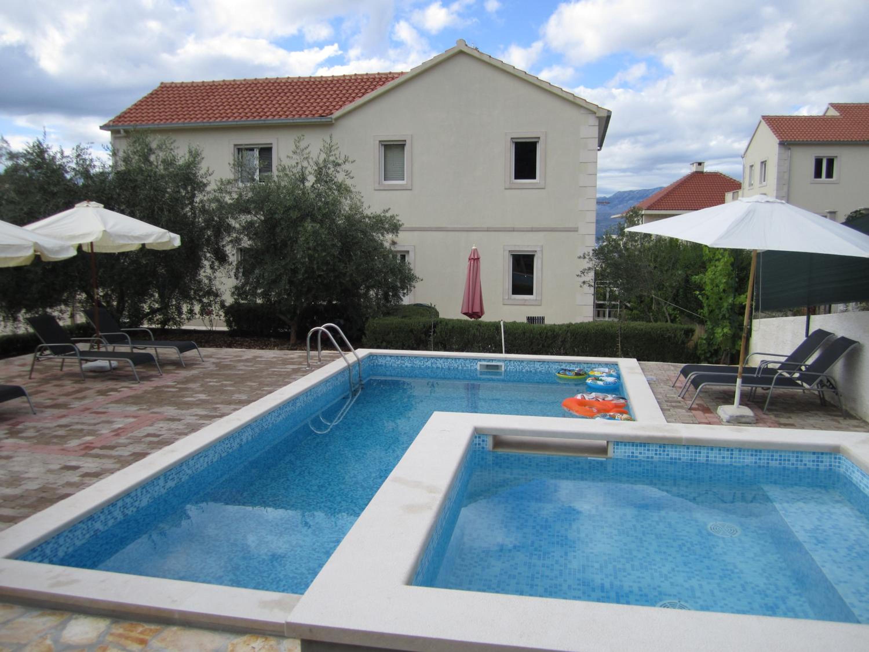 Apartments Nives