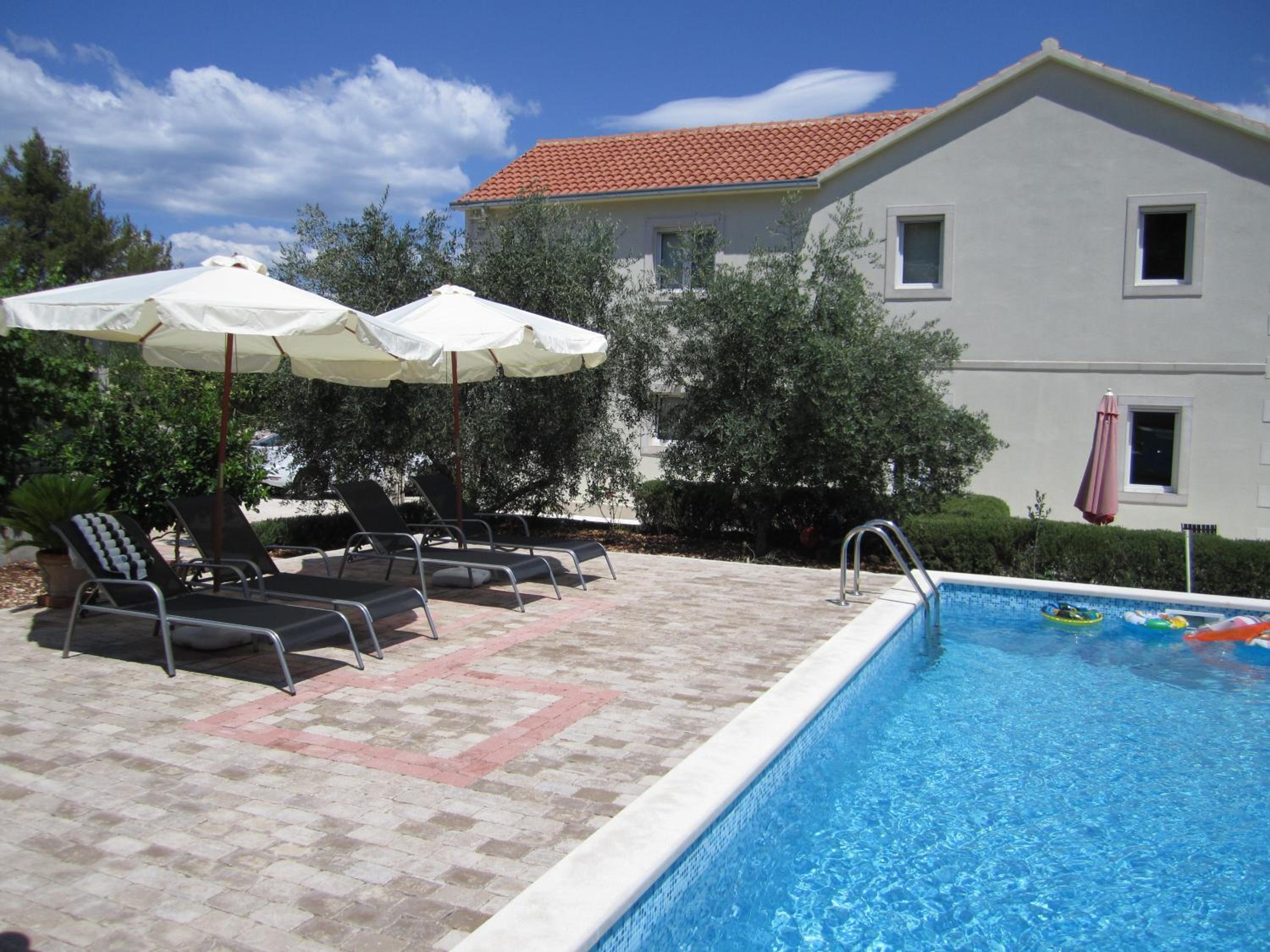 Apartments Nives
