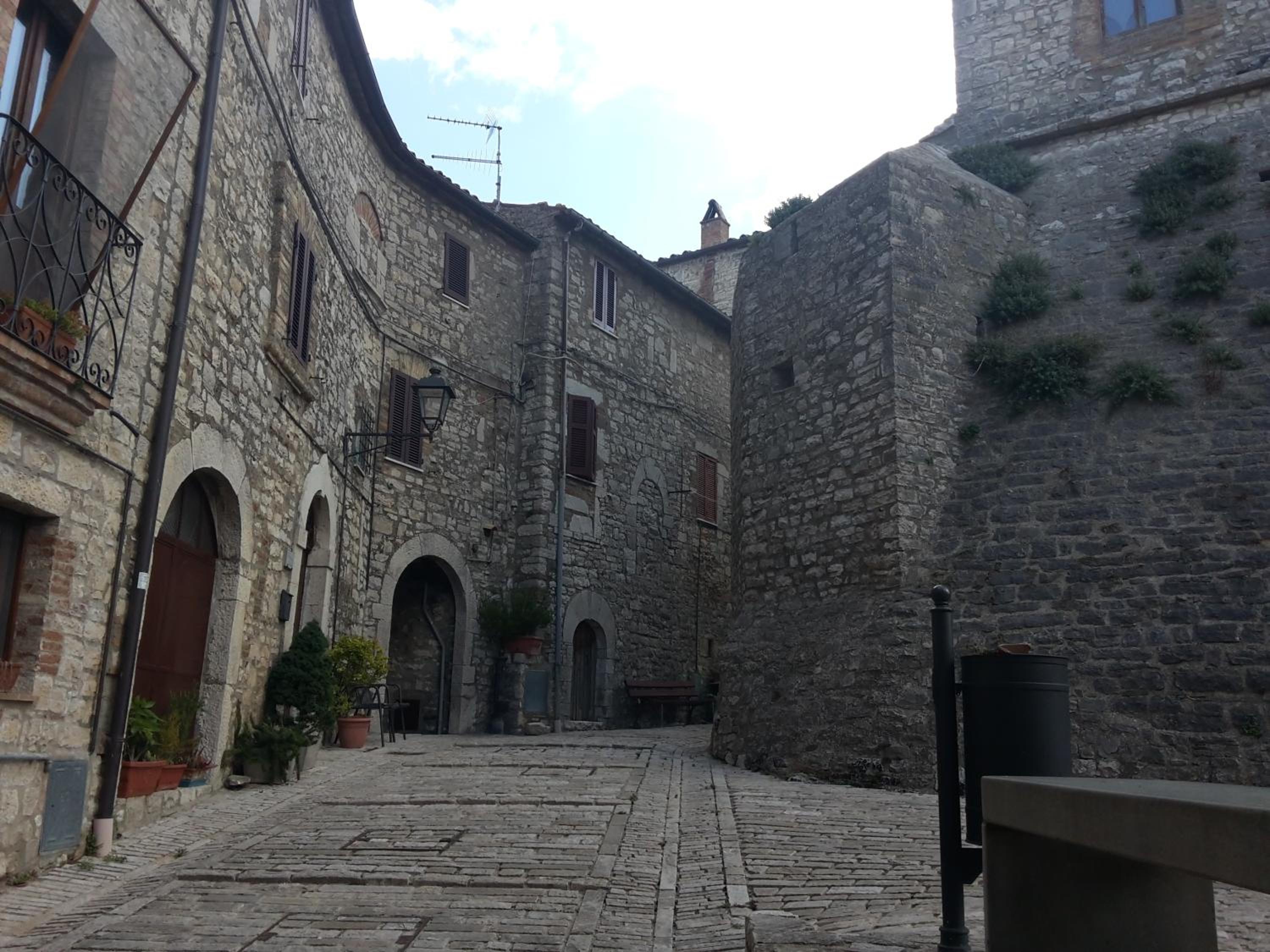 Castello Izzalini Todi Resort