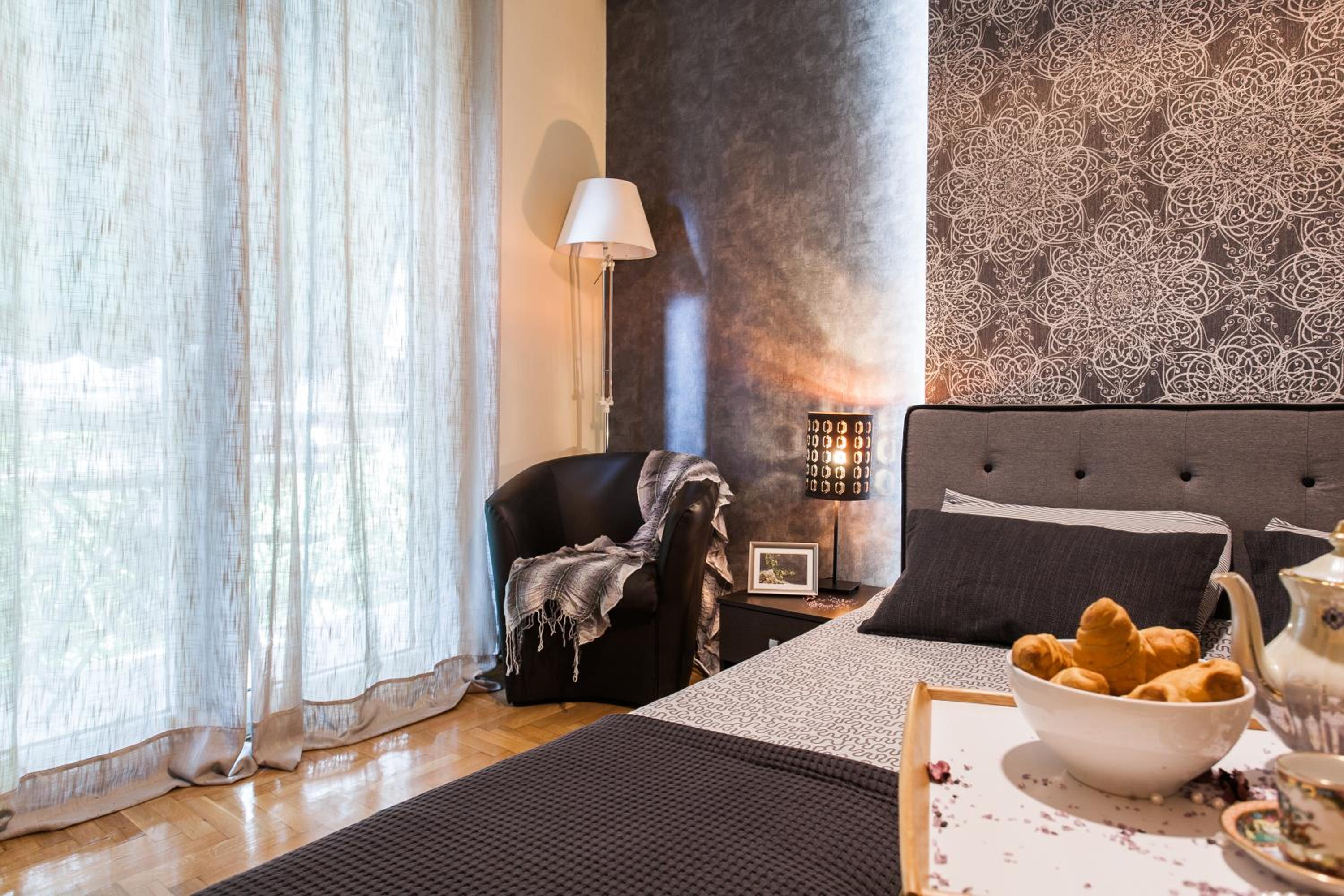 Best Private Rooms in apartment in safe area